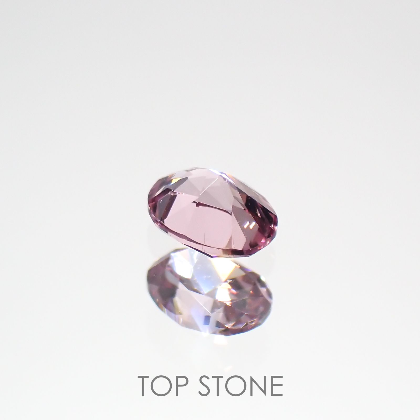 カラーシフトマラヤガーネット(宝石名ガーネット)タンザニア産 0.23ct 識別済[220515840]3.9x3mm前後