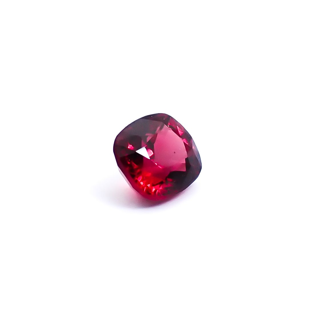 ジェダイスピネル(宝石名スピネル/別名ジェダイスピネル)ビルマ産 GUILD鑑付 0.48ct / 4.63x4.13mm前後 [260732535]