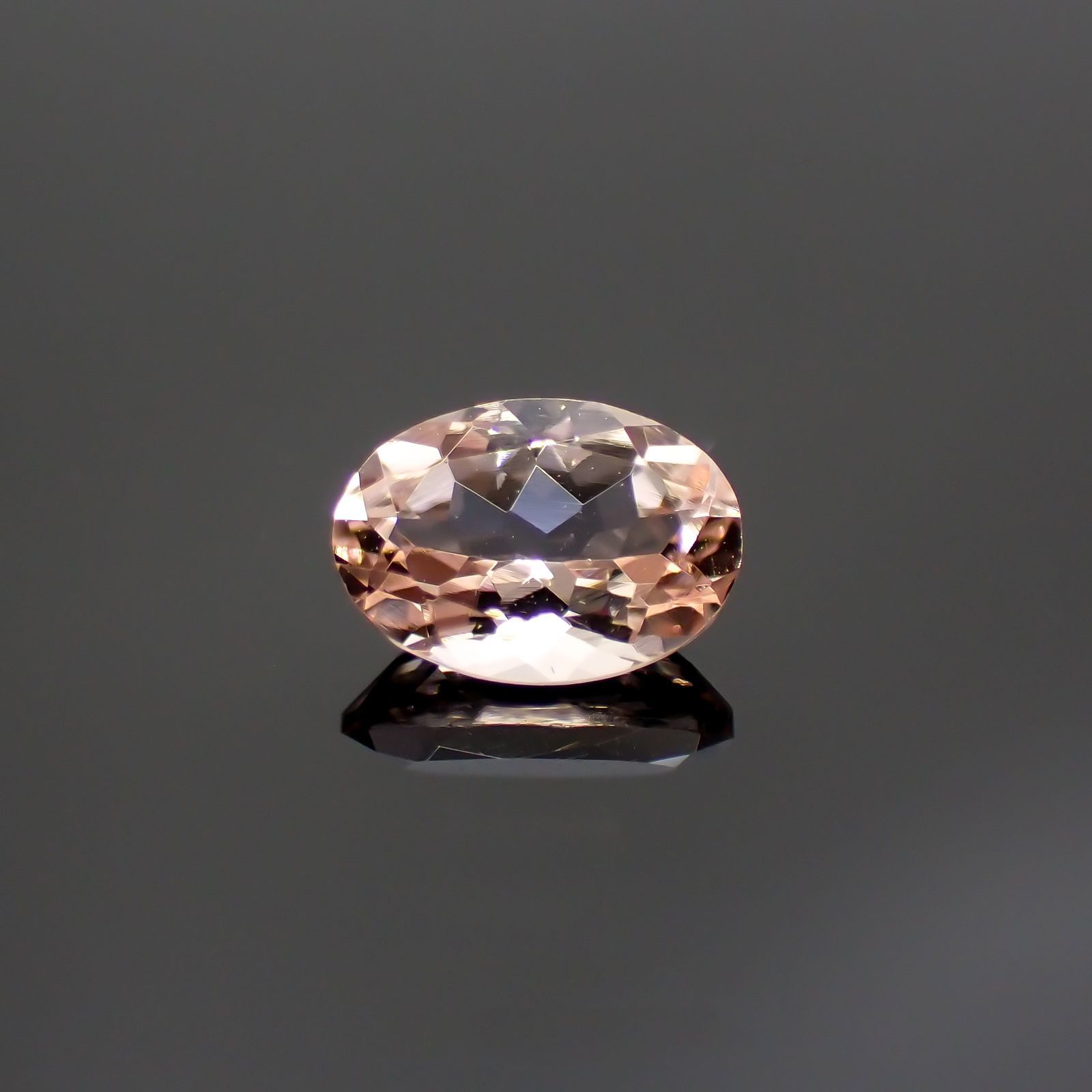 モルガナイト(宝石名モルガナイト)ナイジェリア産 0.67ct 識別済[220114000]7x5mm前後