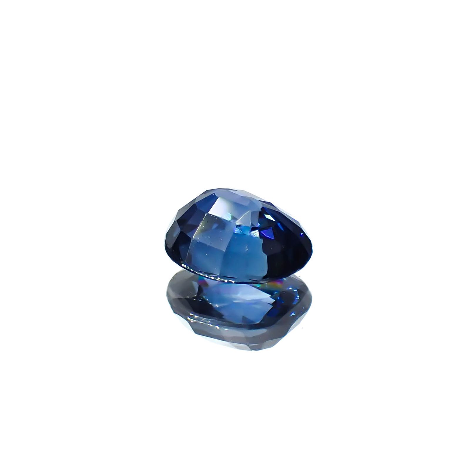 サファイア スリランカ/マダガスカル産 0.69ct / 5.6x4.7mm前後 [251031224]