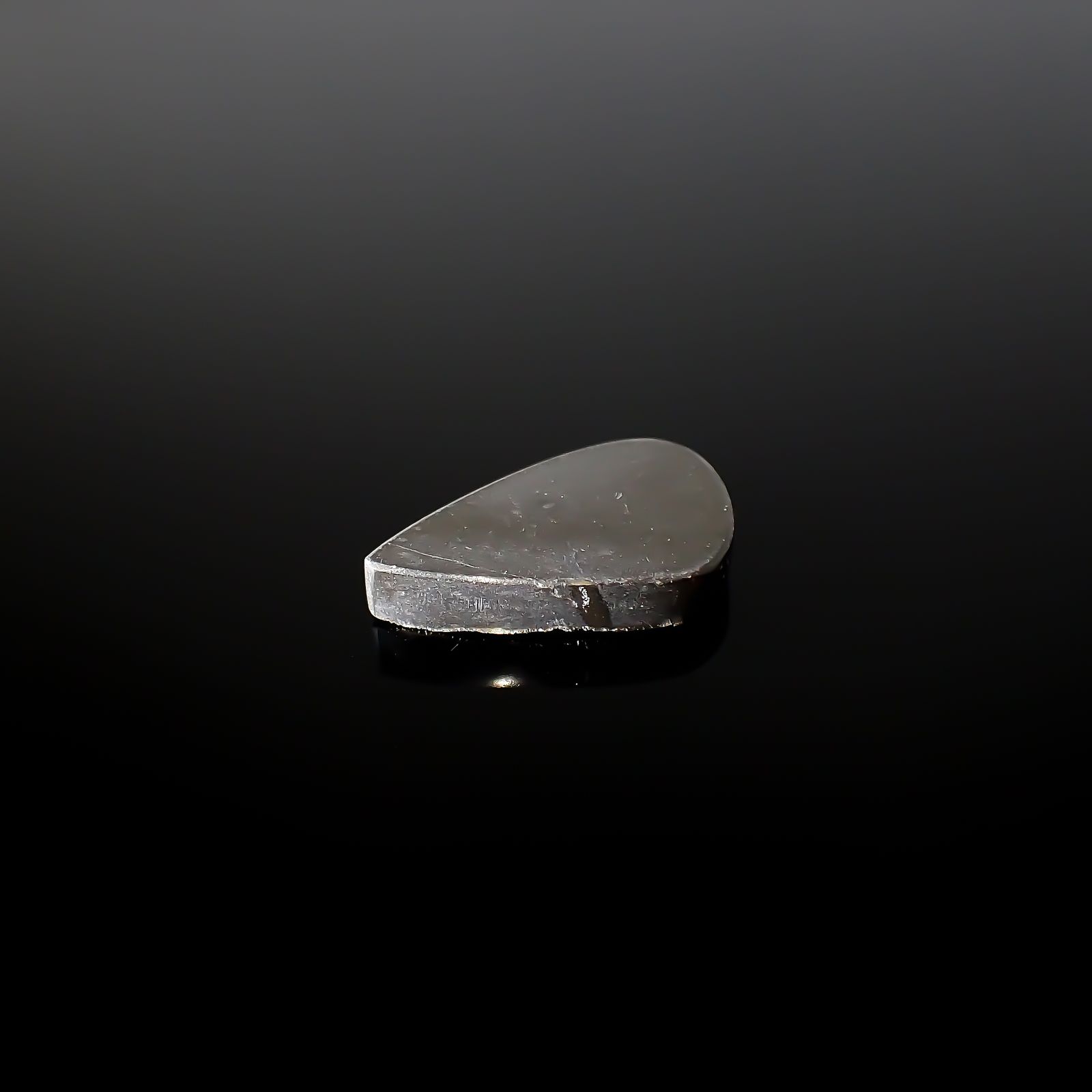 ◇フリーフォーム◇レインボーパイライト 原石 ロシア産 13.96ct[240326429]24.5x15.7mm前後