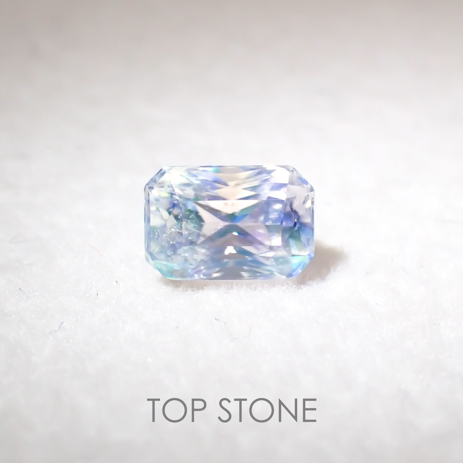 レインボームーンストーン(アンデシンラブラドライト) マダガスカル産 ルース 0.46ct[210310397]5.3×3.5mm前後