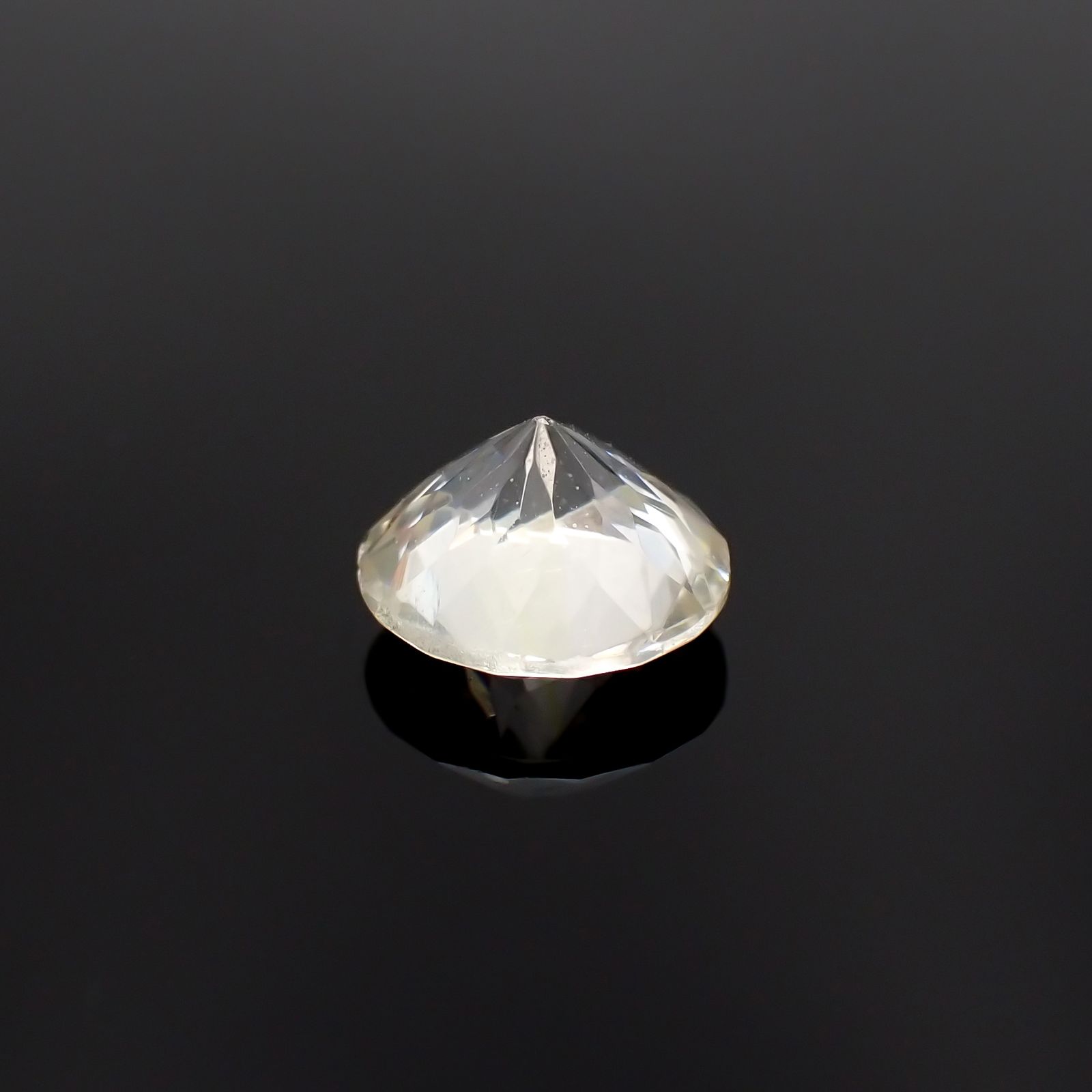 アングレサイト(宝石名アングレサイト)モロッコ産 2.176ct ソ付(日独)[230823287]6.52x6.7mm前後