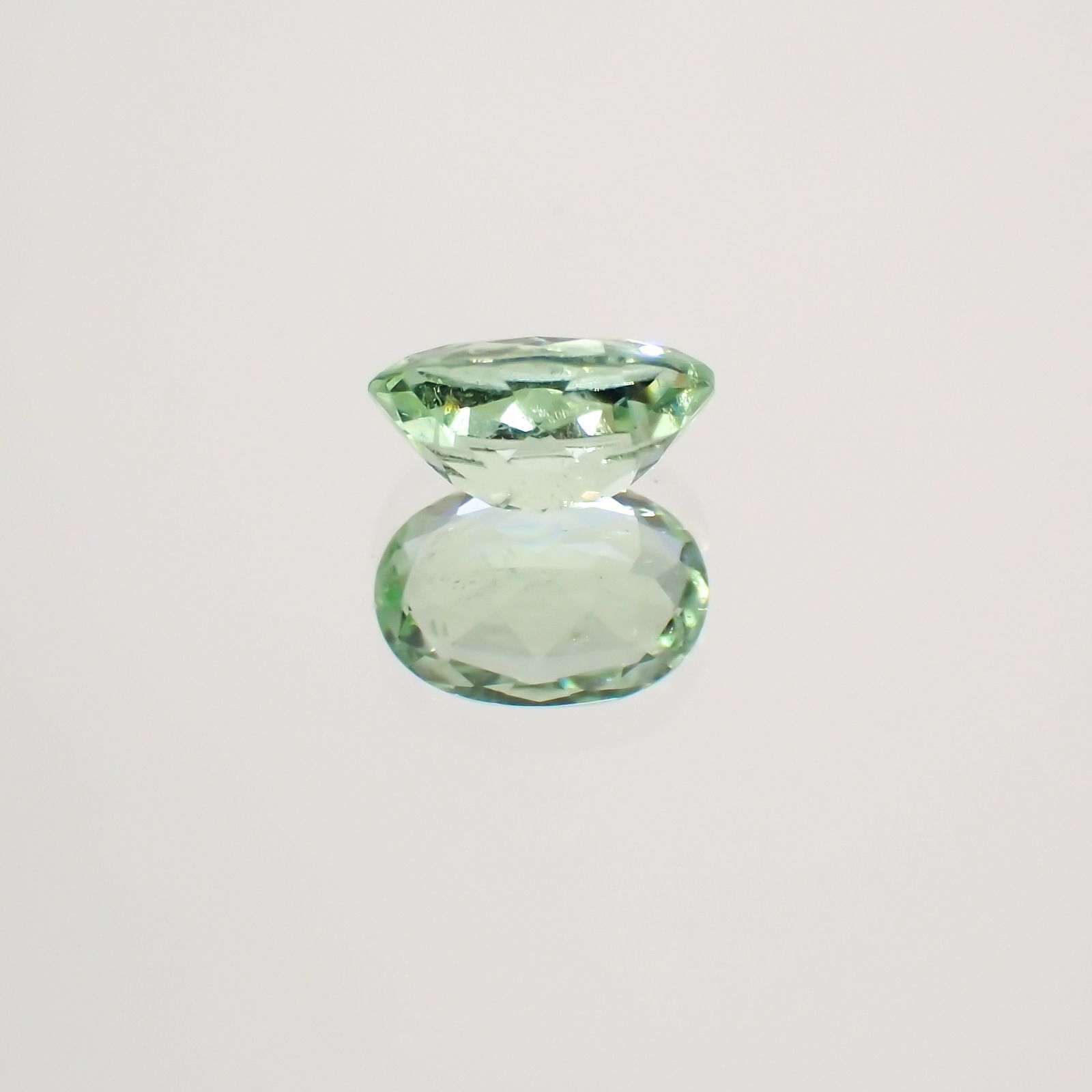ミントカラー パライバトルマリン(宝石名トルマリン/別名パライバ・トルマリン) モザンビーク産 0.394ct ソ付(宝貴協)[210510647]5.6×3.9mm前後