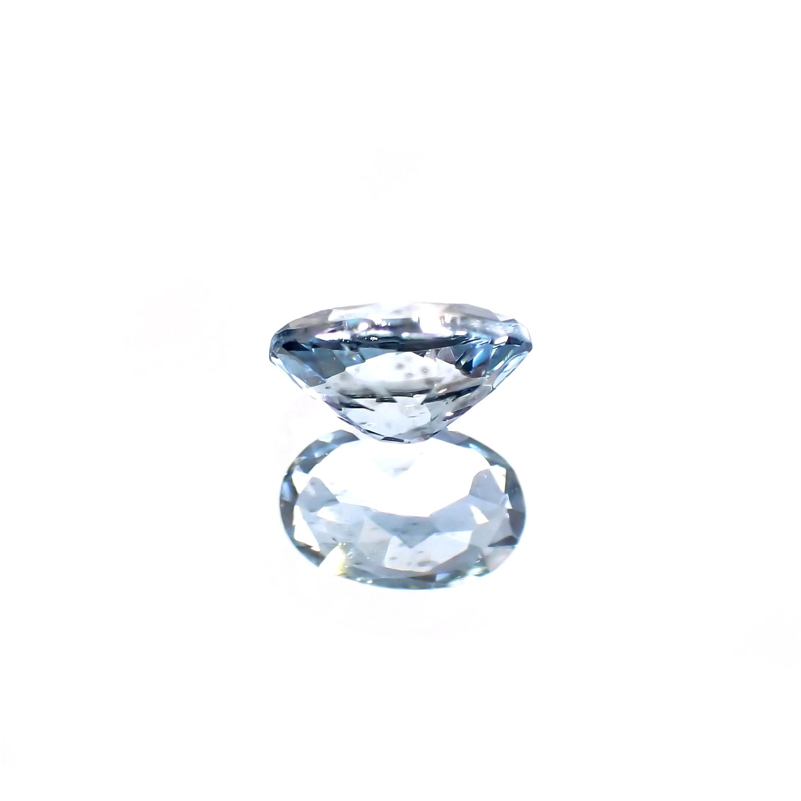 サンタマリアアクアマリン(宝石名アクアマリン) ブラジル産 0.41ct 識別済[210812635]6×3.9mm前後