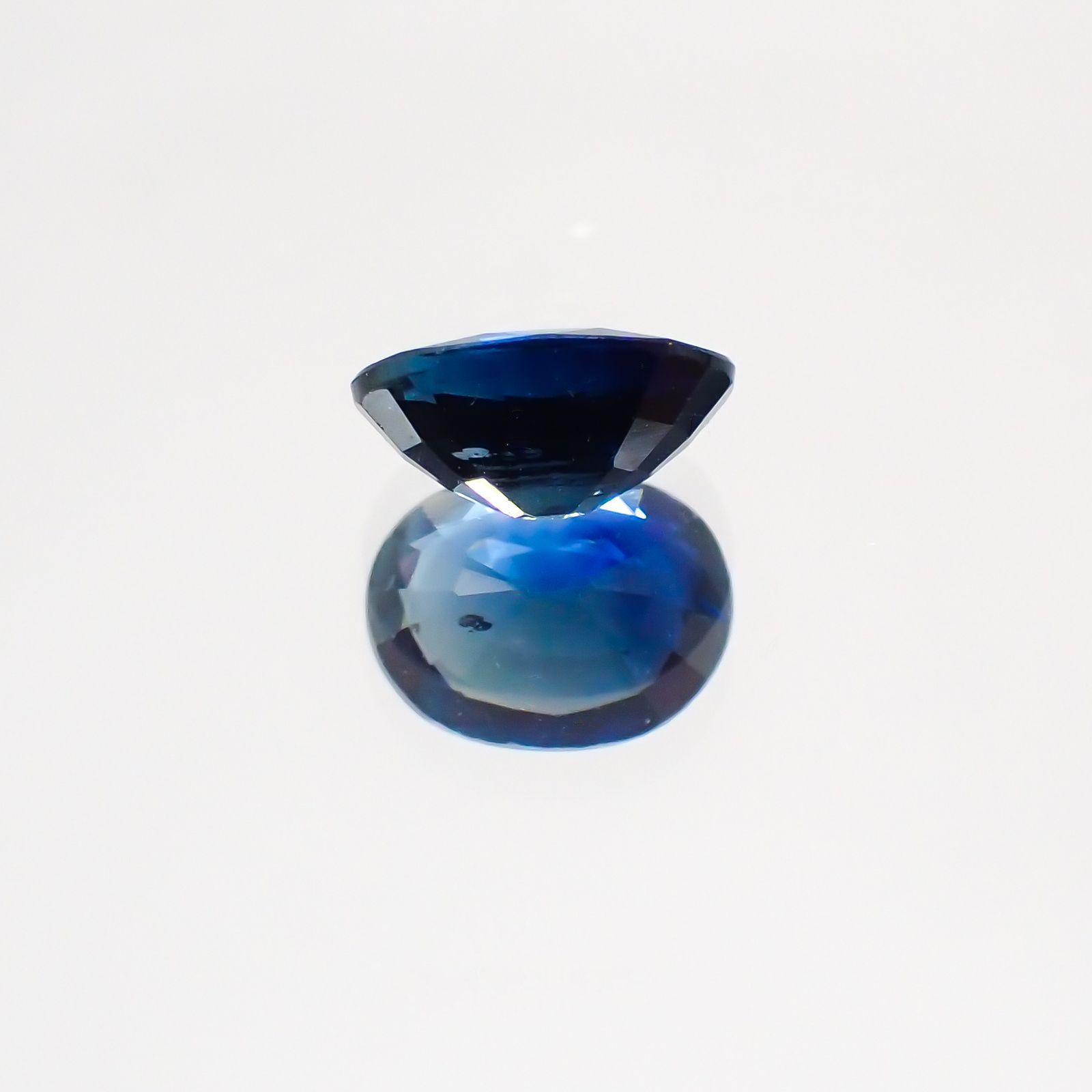 サファイア(宝石名サファイア)マダガスカル/スリランカ産 0.67ct 識別済[231124319]6.2x4.7mm前後