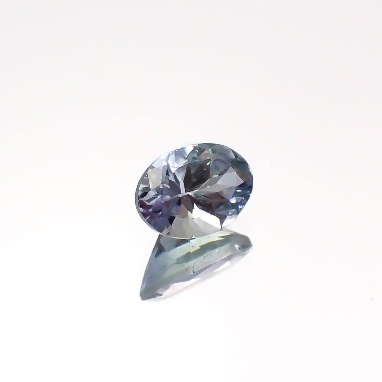 バイカラータンザナイト(宝石名ゾイサイト)タンザニア産 0.47ct 識別済[230421793]5.8x4mm前後