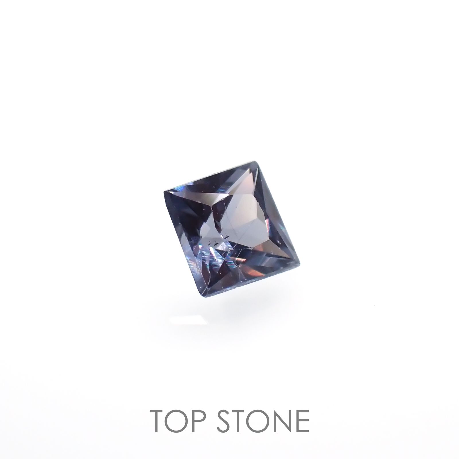 ◇プリンセスカット◇カラーチェンジガーネット アレキタイプ(宝石名ガーネット)マダガスカル・ベキリー産 0.10ct 識別済[220616534]2.5x2.5mm前後