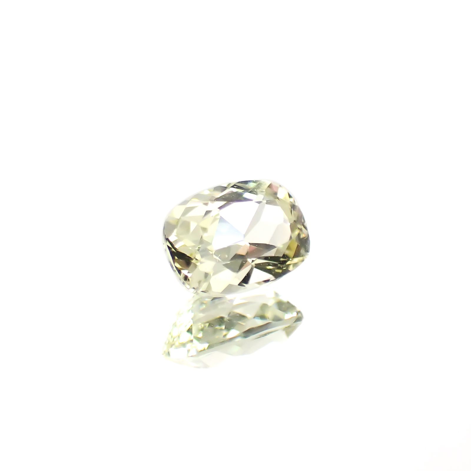 イエローアパタイト メキシコ産 0.58ct [241129471]5.8x4.1mm前後
