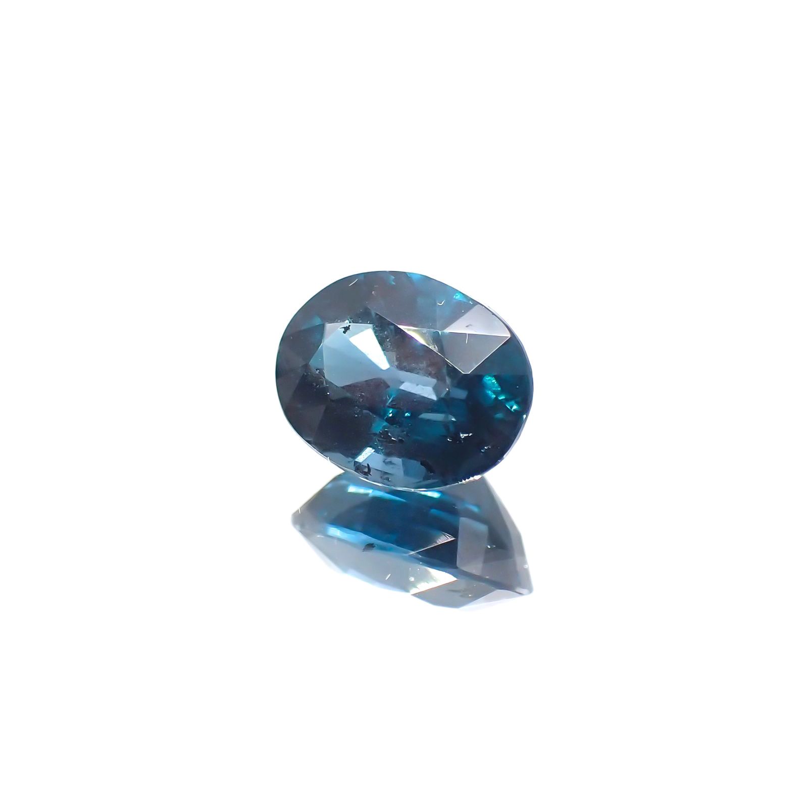 オーシャンブルーカイヤナイト(宝石名カイヤナイト) インド・オリッサ州産 2.40ct 識別済[210912367]9×6.8mm前後