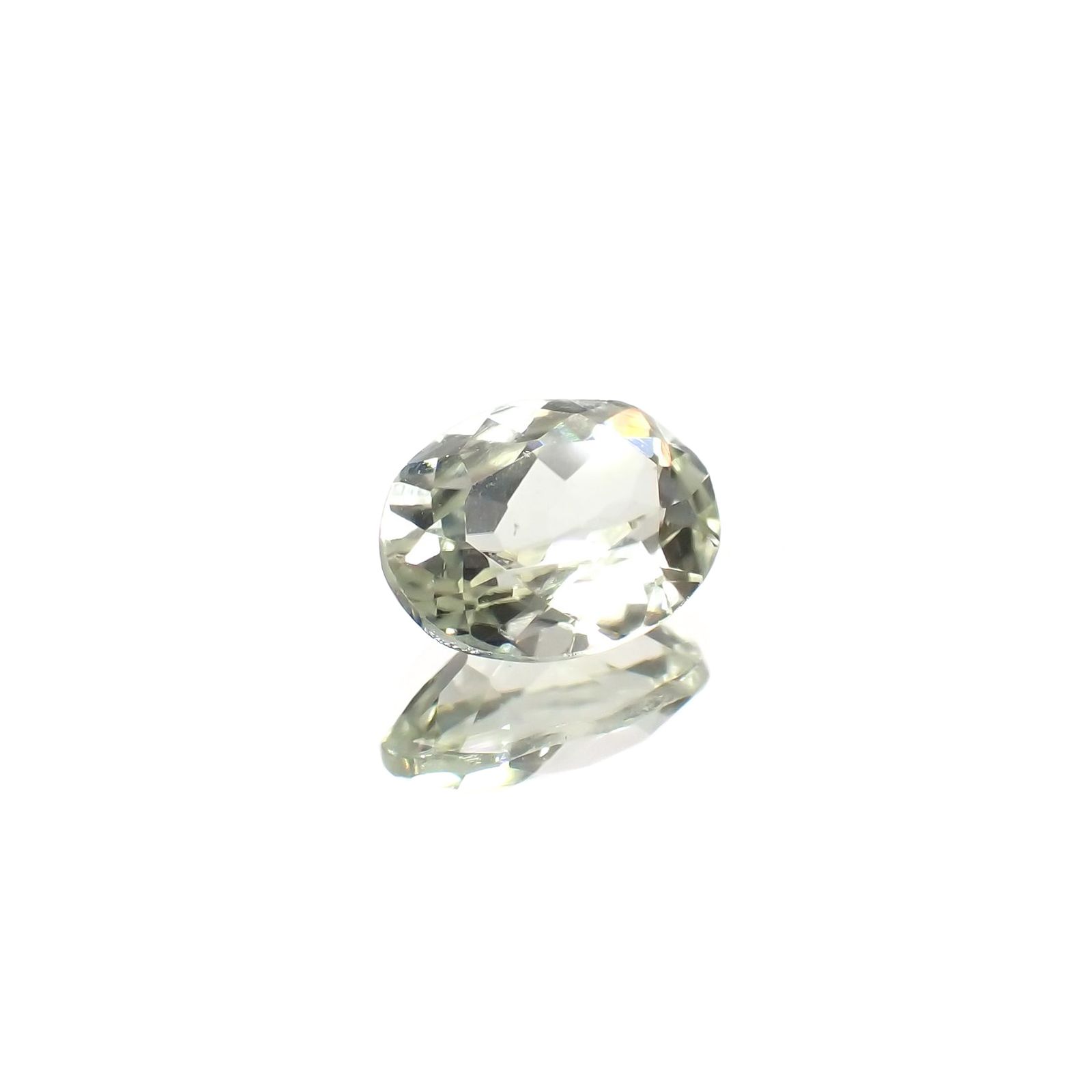 シリマナイト(宝石名シリマナイト)インド産 識別済 1.27ct / 8.1x6.1mm前後 [221018460]