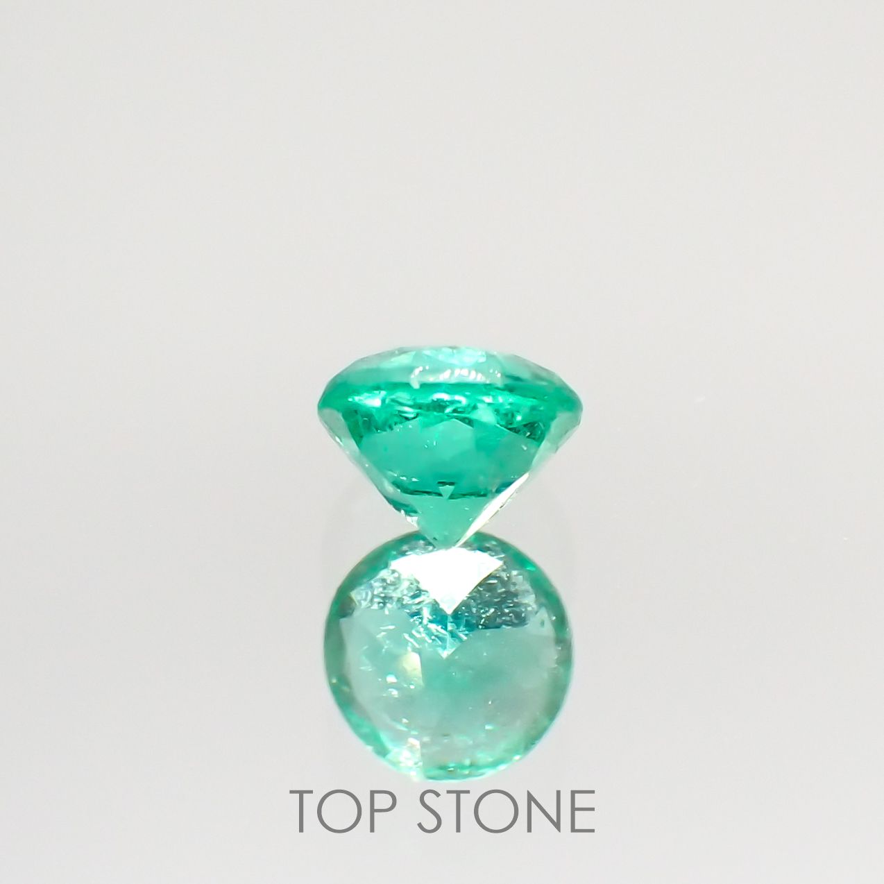 エメラルド(宝石名エメラルド) コロンビア産 0.20ct 識別済[210913161]3.7×3.7mm前後