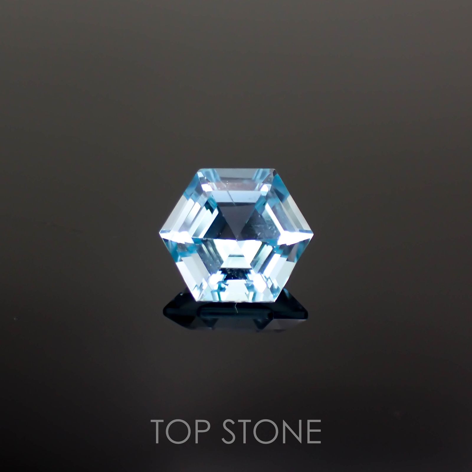 ◇ヘキサゴンカット◇ブルートパーズ ブラジル産 4.76ct[221219363]10x10mm前後