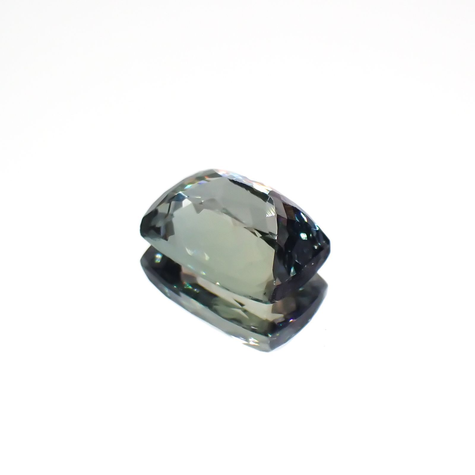 バイカラータンザナイト(宝石名ゾイサイト)タンザニア産 2.67ct 識別済[221119002]9.7x6.4mm前後