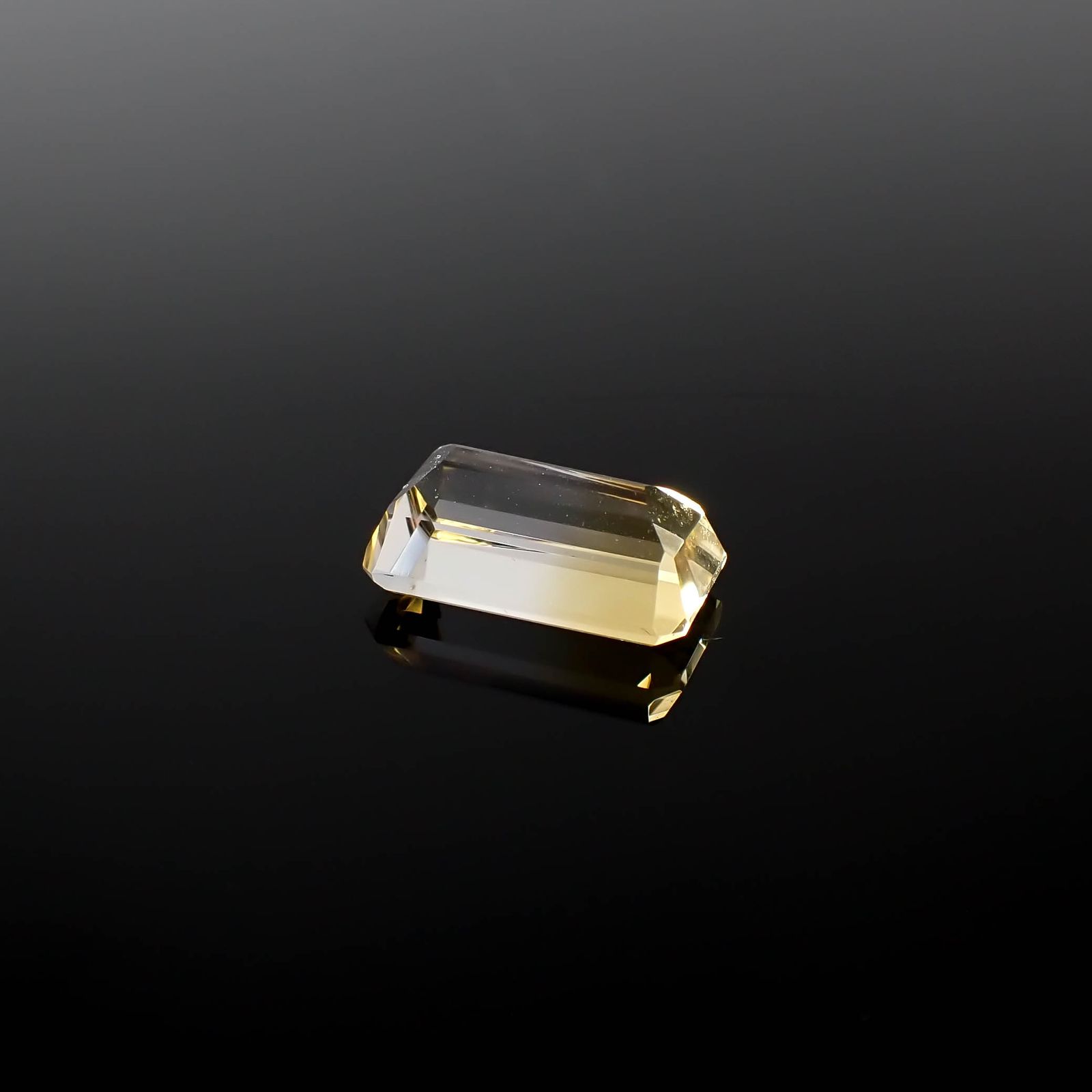 バイカラーシトリン ブラジル・ミナスジェライス州産 5.68ct[240326458]13.9x8.2mm前後