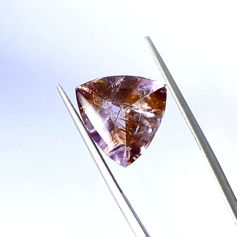 ゲーサイトインアメジスト ブラジル産 8.36ct / 14.4x14.8mm前後 