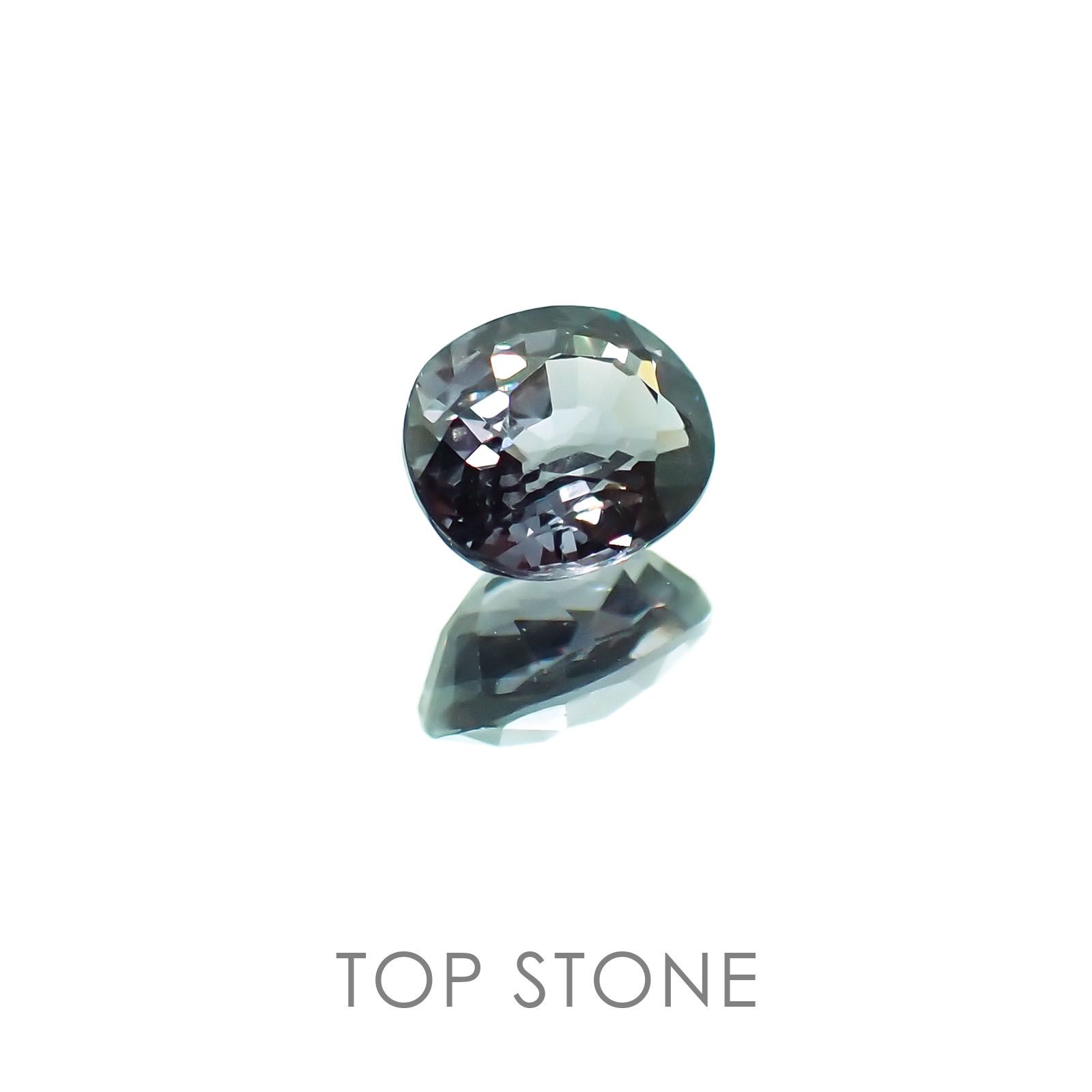 カラーチェンジガーネット(アレキタイプ) マダガスカル・ベキリー産 ルース 0.77ct[20117348]5.8×4.7mm前後