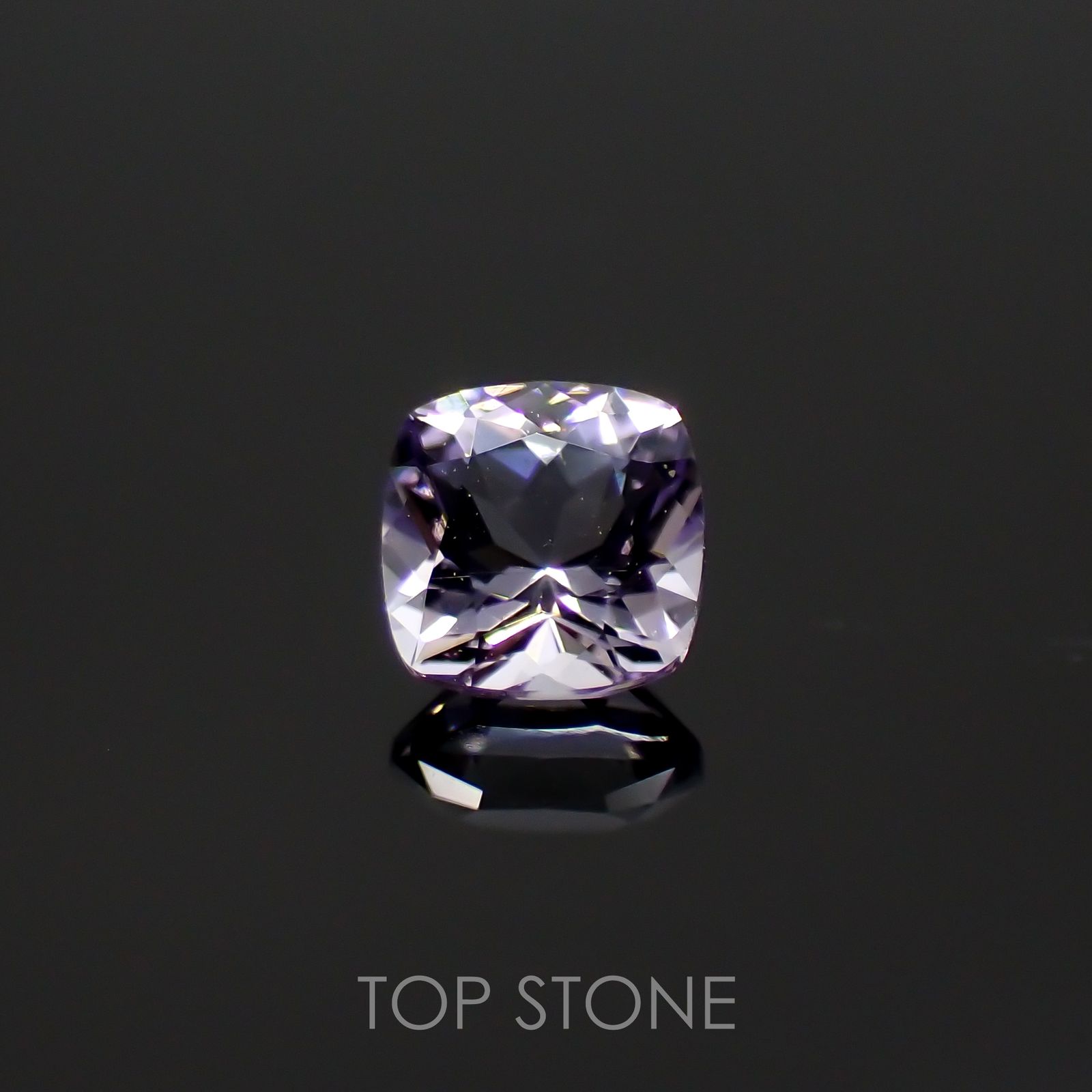 マリアライトフルオレッセンス(宝石名パープル・スキャポライト) スリランカ産 0.25ct 識別済[21019562]4×4mm前後