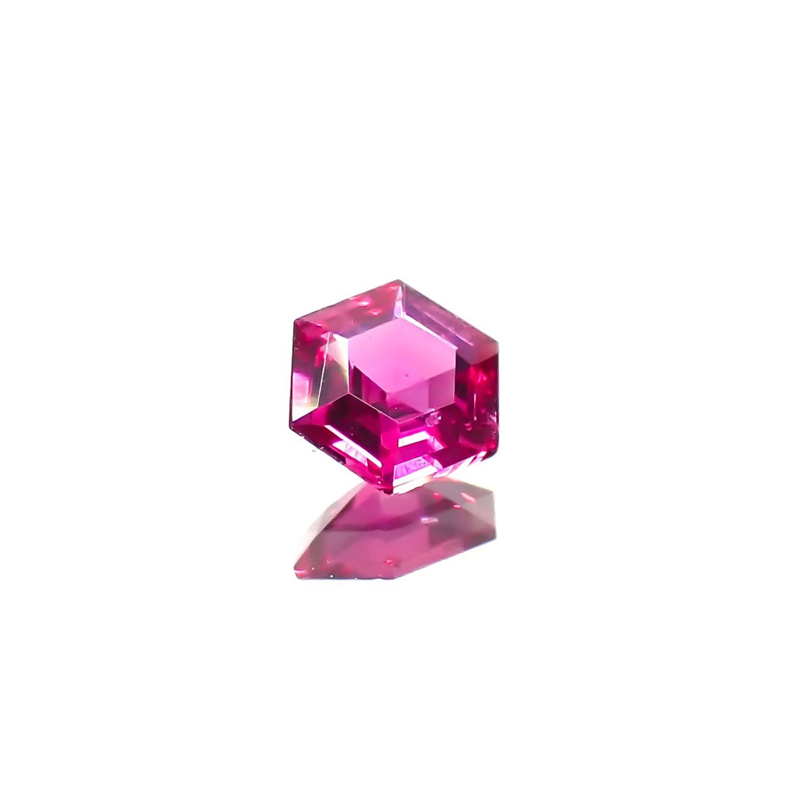 ◇ヘキサゴンカット◇ルビー 非加熱 モザンビーク産 0.18ct / 3.5x3.5mm前後 [240427107]
