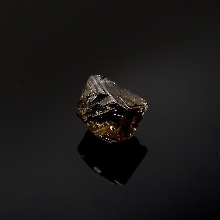 ソーヤブルダイヤモンド 原石 0.56ct[220717046]5.2x5mm前後