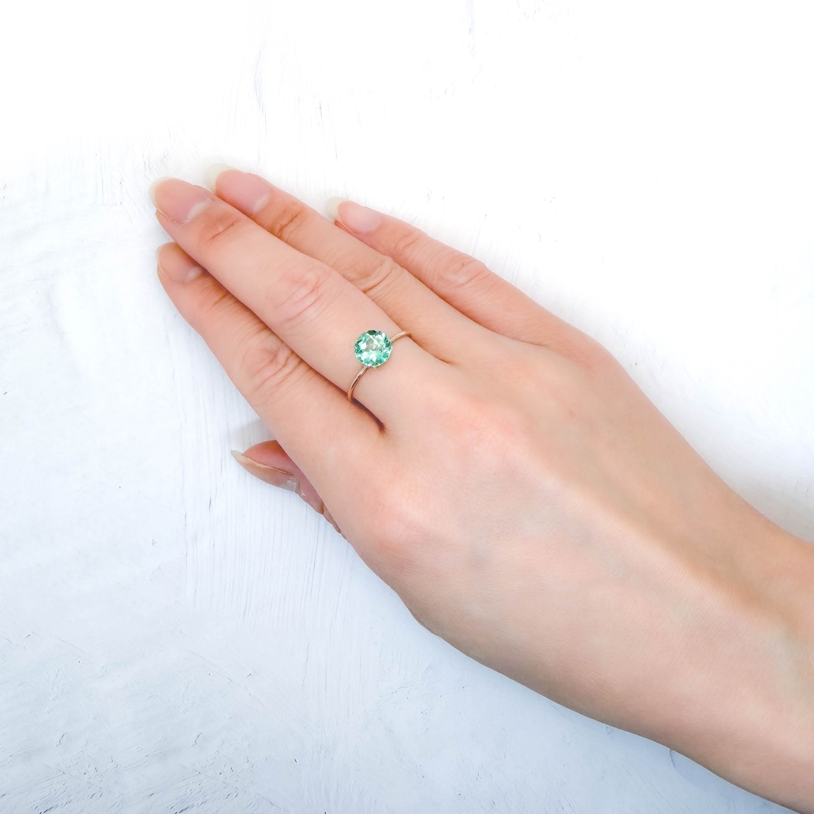 ノンオイルエメラルド(宝石名エメラルド)コロンビア産 GIA鑑付 1.25ct / 7.07x7.27mm前後 [260432065]