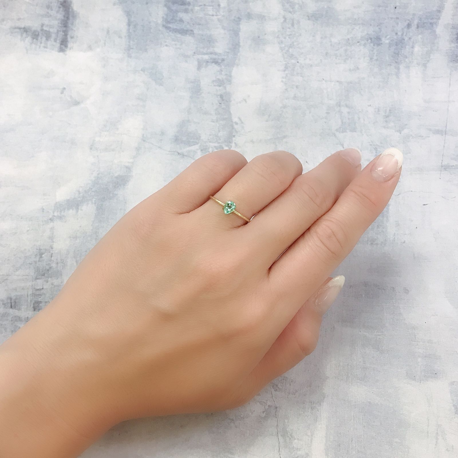 パステルカラーエメラルド コロンビア産 0.29ct[220817231]5x3.8mm前後