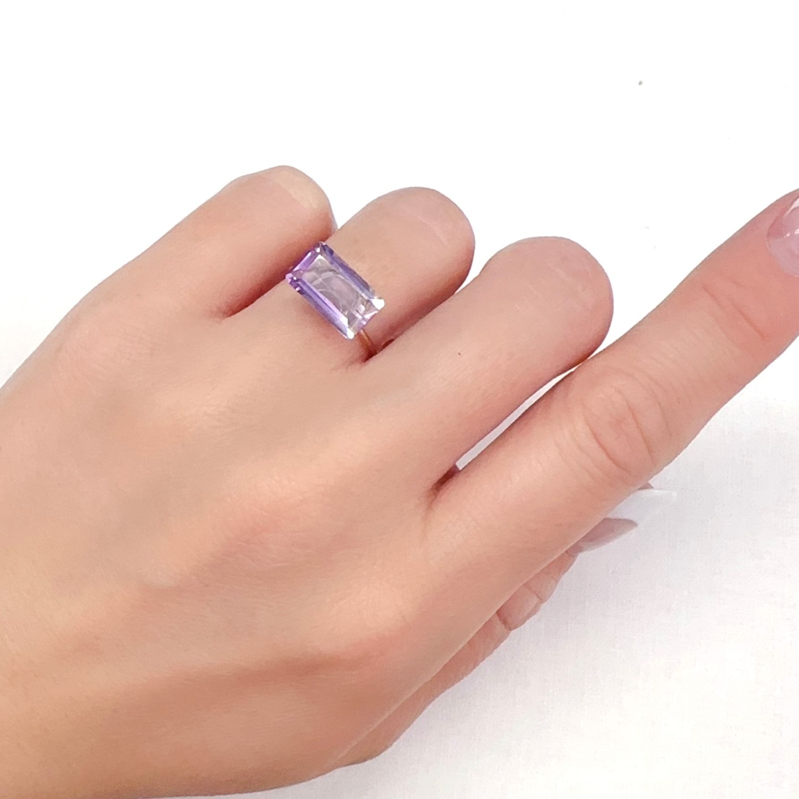 アワーグラスアメジスト(宝石名バイカラー・クォーツ)モロッコ産 3.27ct 識別済[231225099]12.2x7.1mm前後