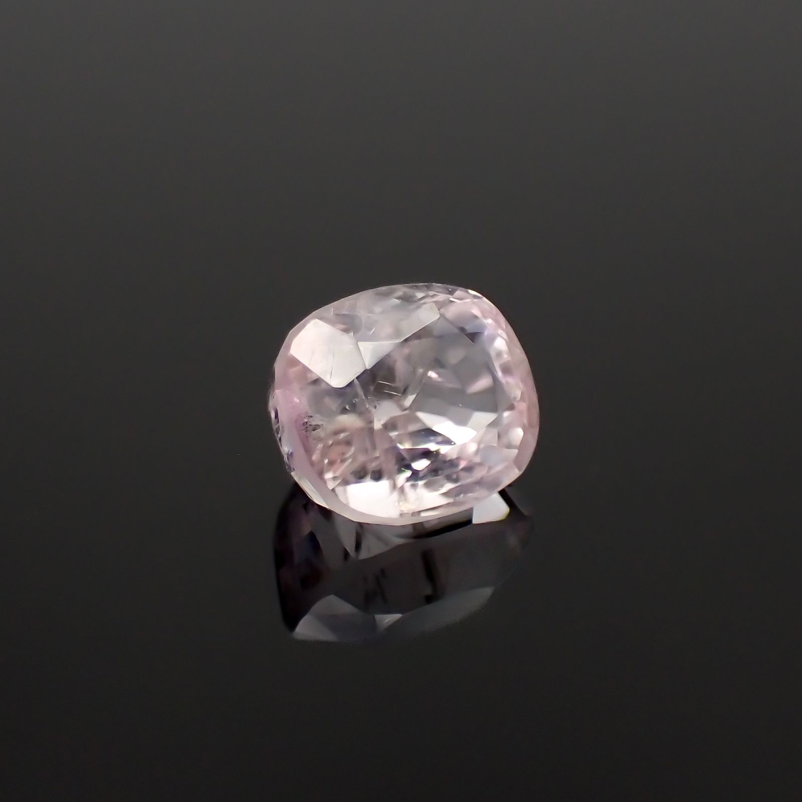 ポードレッタイト(宝石名ポードレッタイト)ビルマ産 1.372ct ソ付(彩珠)[230722816]6.9x6mm前後