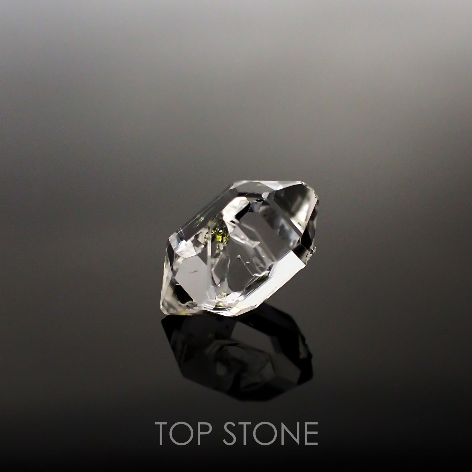 オイルインクォーツ パキスタン産 ルース 3.42ct[210911441]13×7.5mm前後