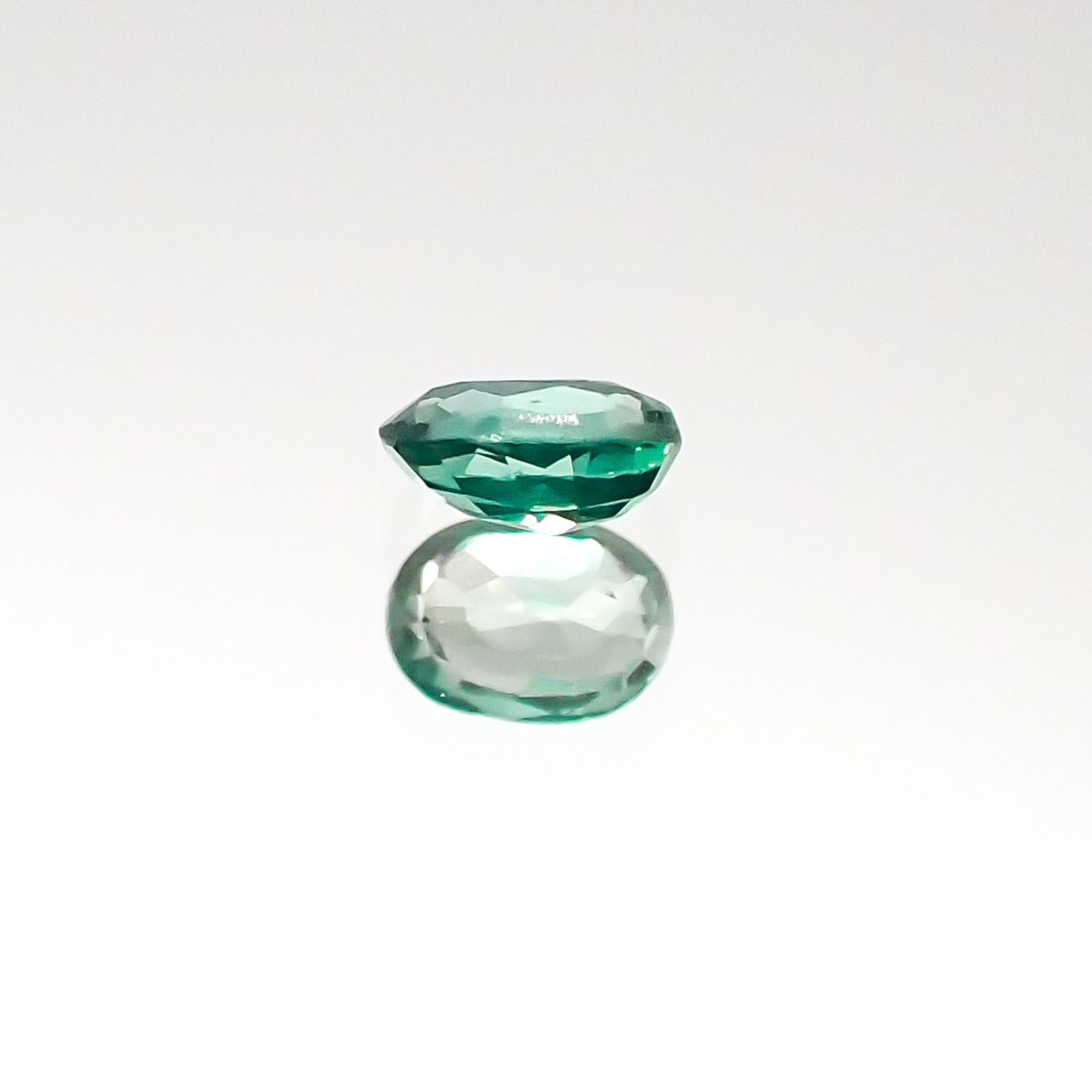 アレキサンドライト インド産 ルース 0.13ct[20095561]3.4×2.5mm前後