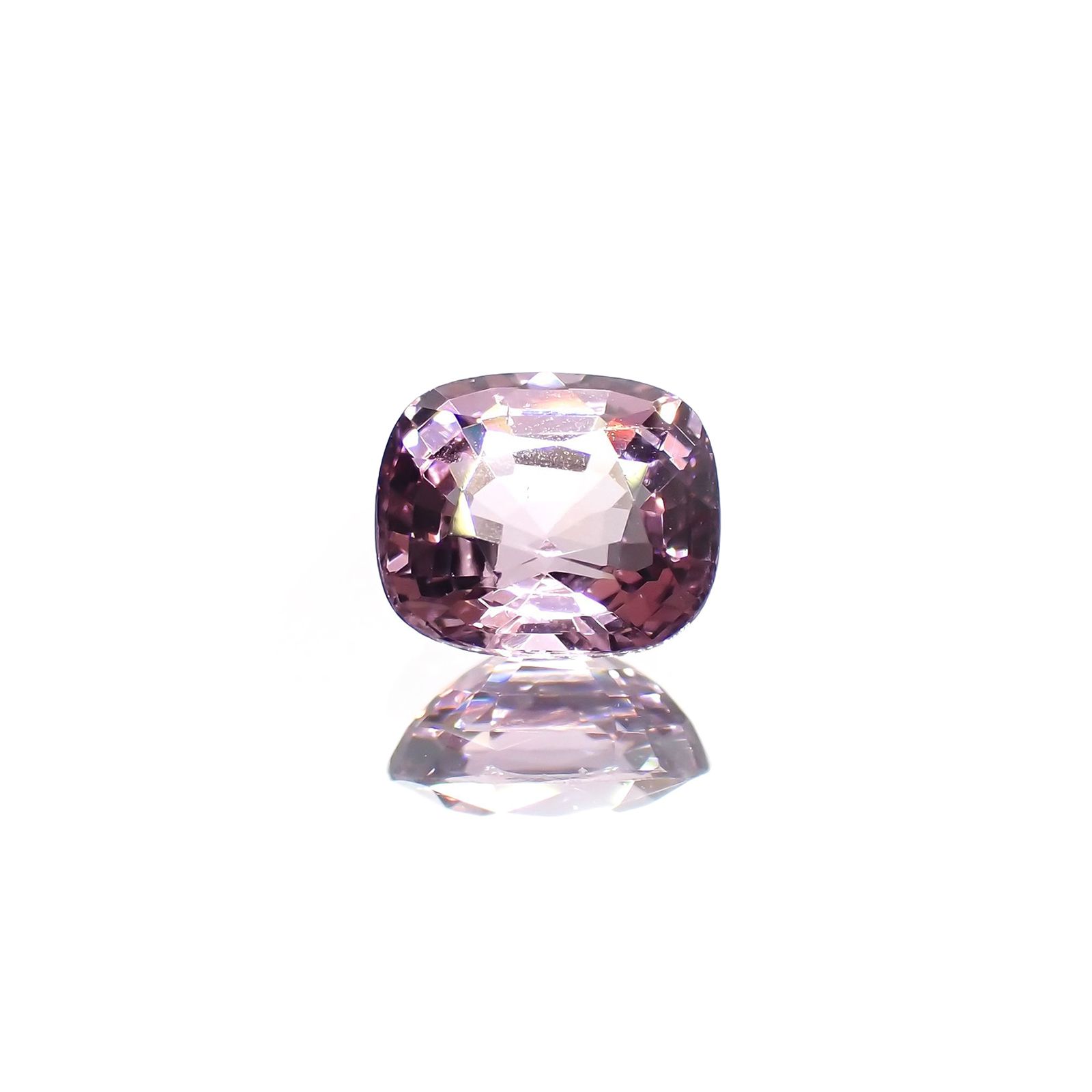 パープルスピネル(宝石名スピネル)ビルマ産 識別済 1.41ct / 7.3x6.2mm前後 [231124305]