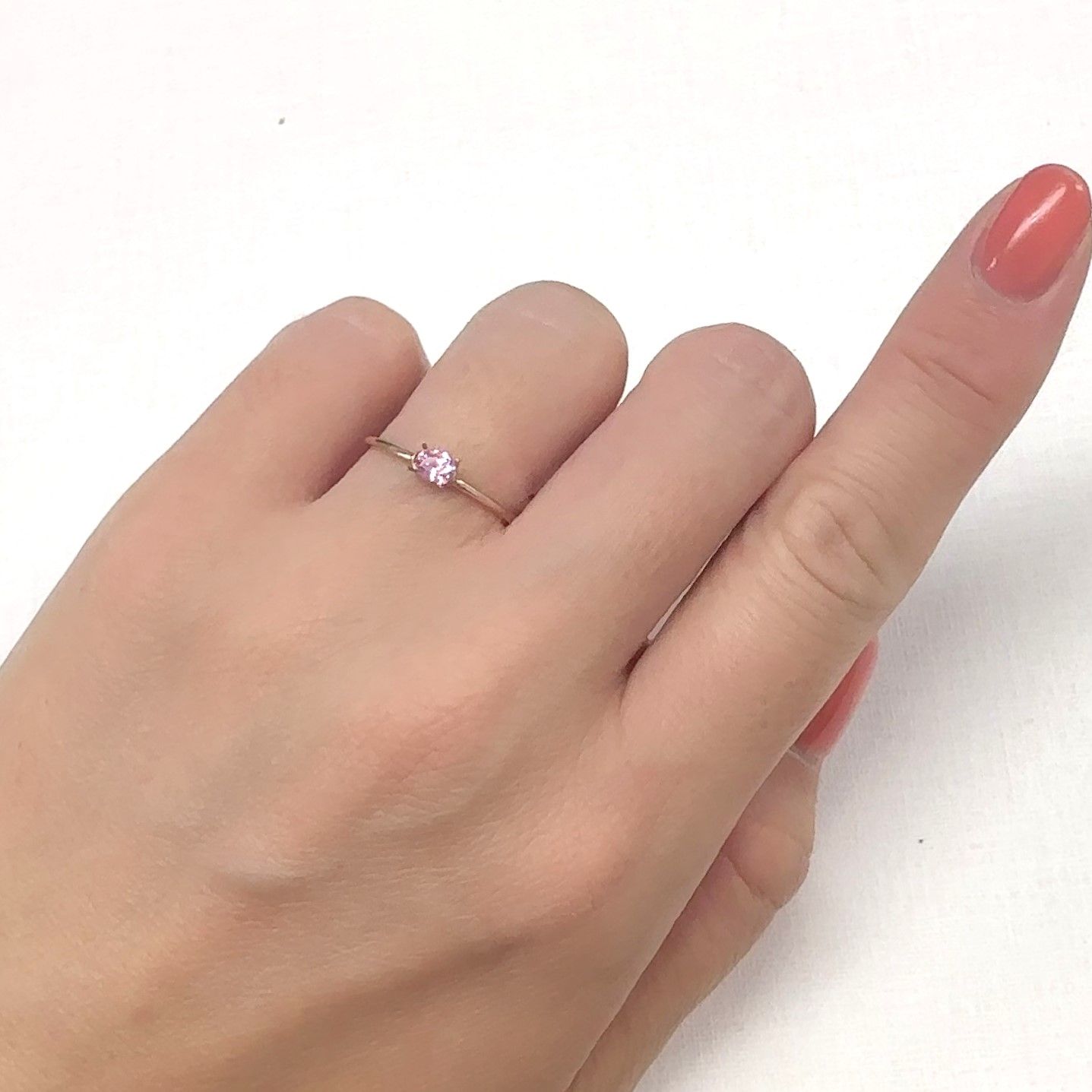 ピンクサファイア ベトナム産 0.23ct[240929063]4.1x3.3mm前後