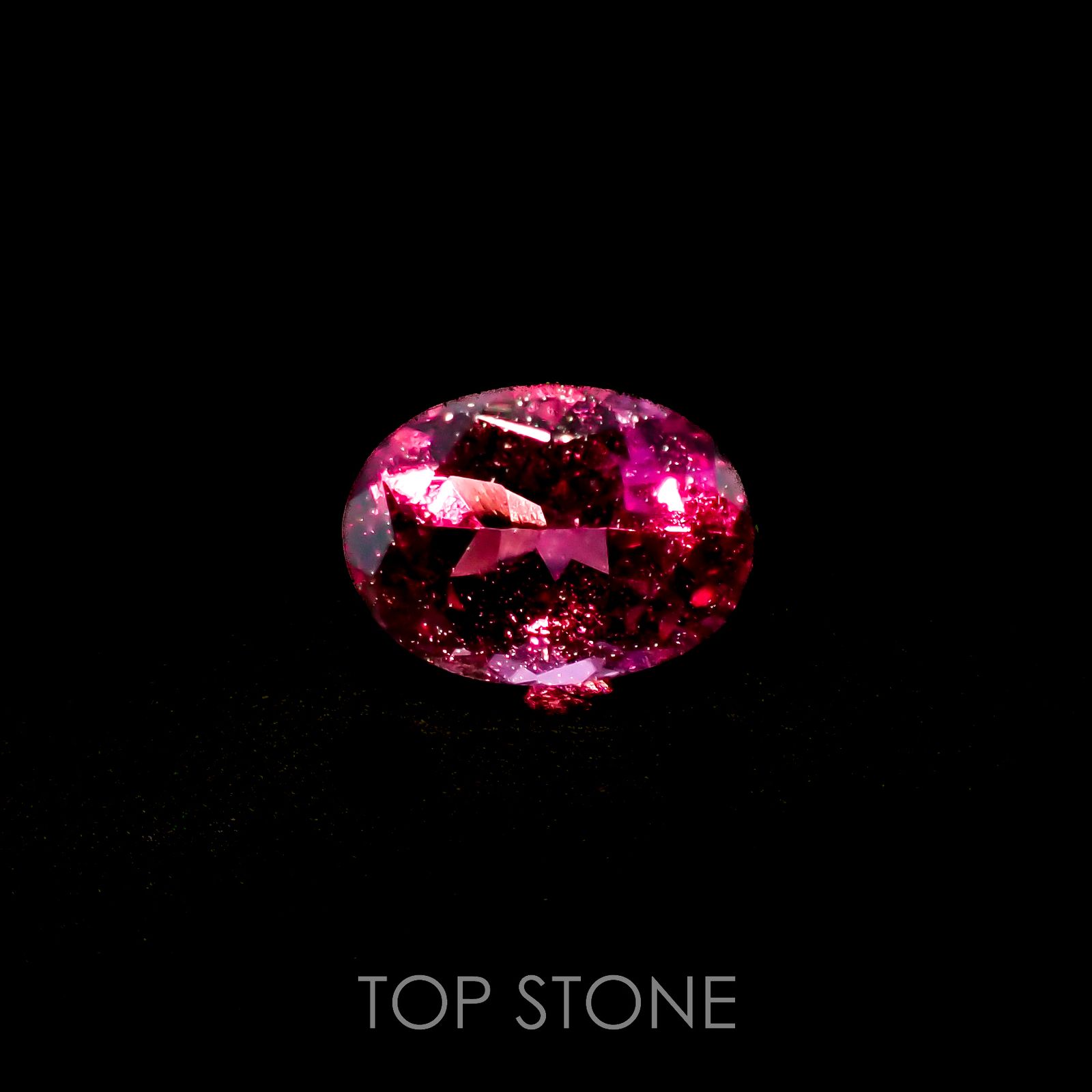 カラーシフト マラヤガーネット(宝石名ガーネット)タンザニア・マヘンゲ産 1.21ct 識別済[220717106]7x5.1mm前後