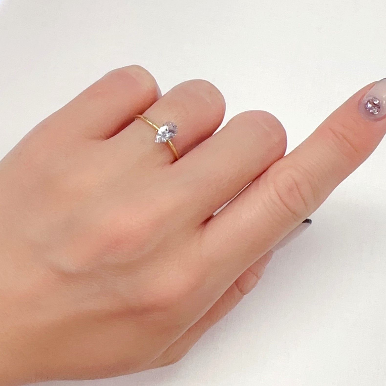 アイスラベンダーサファイア(宝石名サファイア)スリランカ/マダガスカル産 0.80ct 識別済[240226287]7.4x4.4mm前後