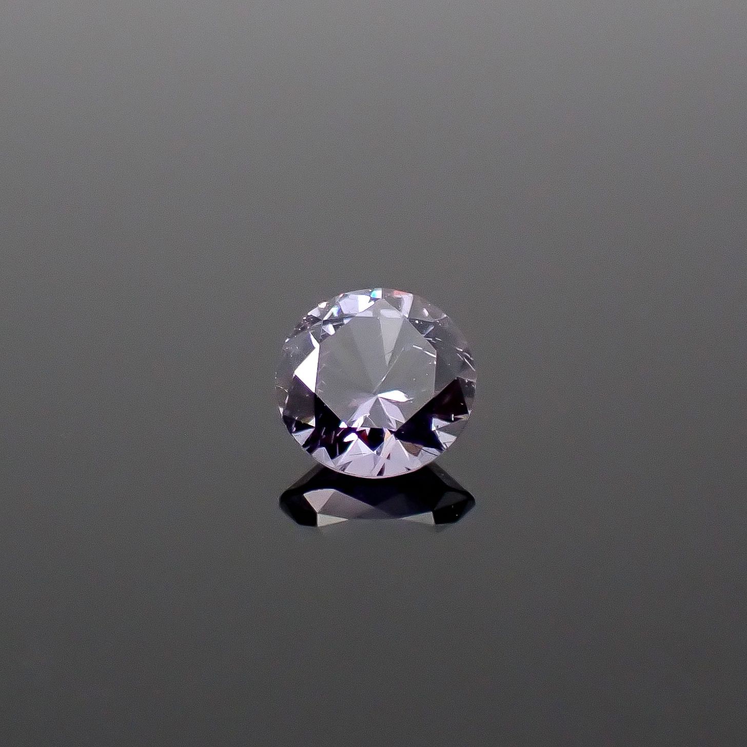 ベキリーブルーガーネット（カラーチェンジガーネット アレキタイプ） マダガスカル・ベキリー産 0.31ct / 4.2x4.2mm前後 [251231510]