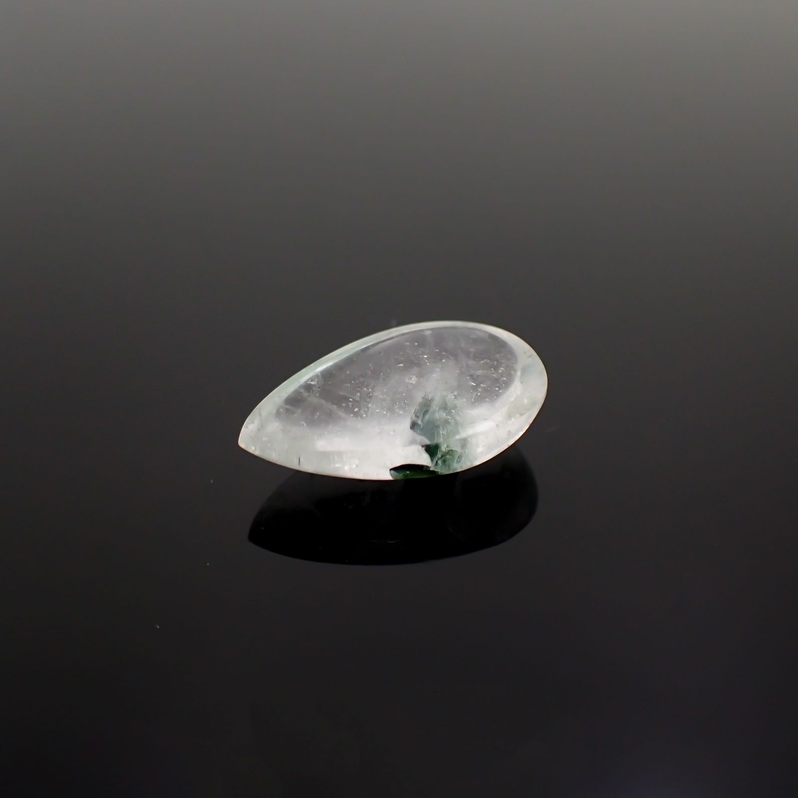 グリーントルマリンインクォーツ ブラジル・ミナスジェライス州産 8.58ct / 19.3x12.1mm前後 [221018315]