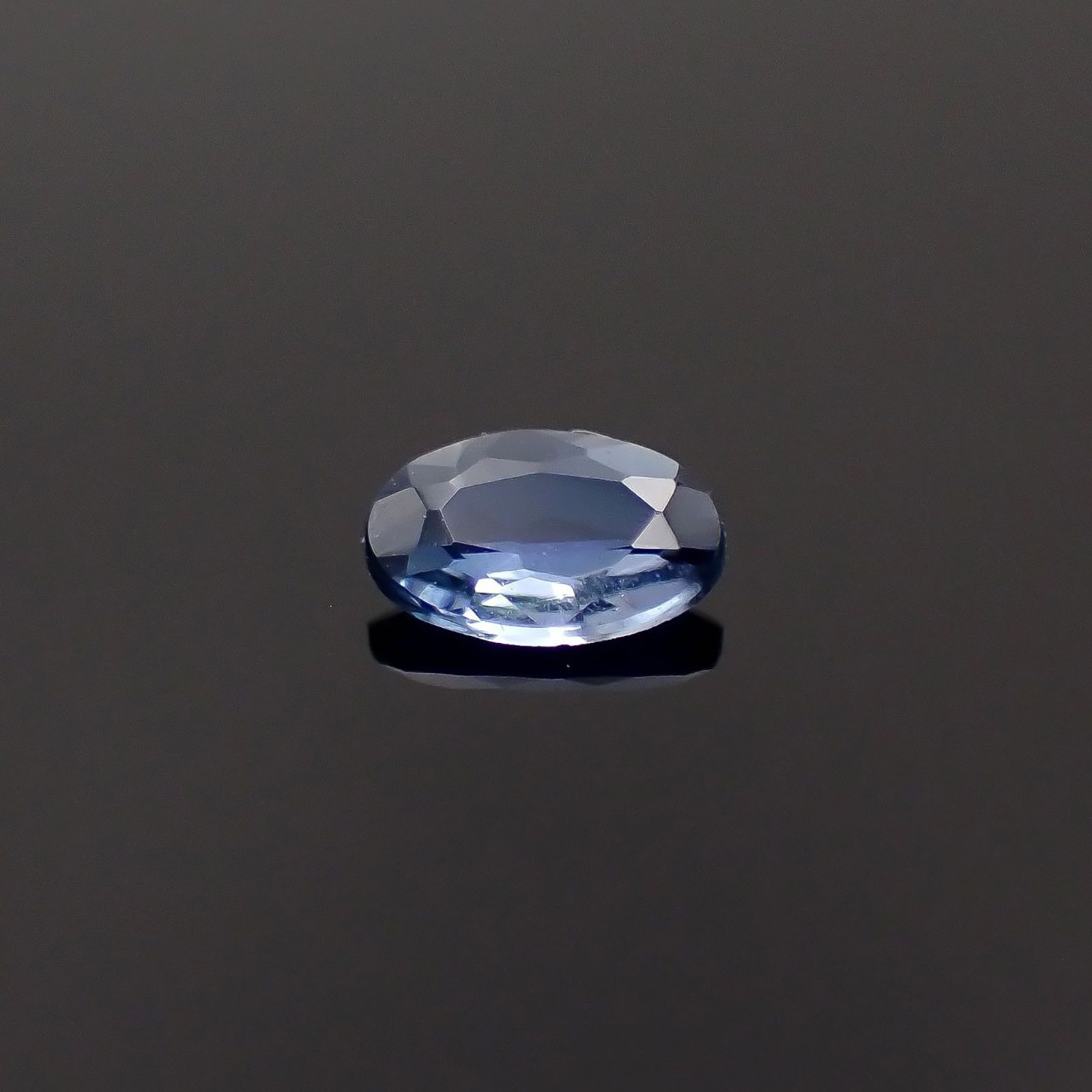 タトゥーアクアマリン ブラジル・ミナスジェライス州タトゥー鉱山産 0.17ct / 5x3.2mm前後 [260127174]