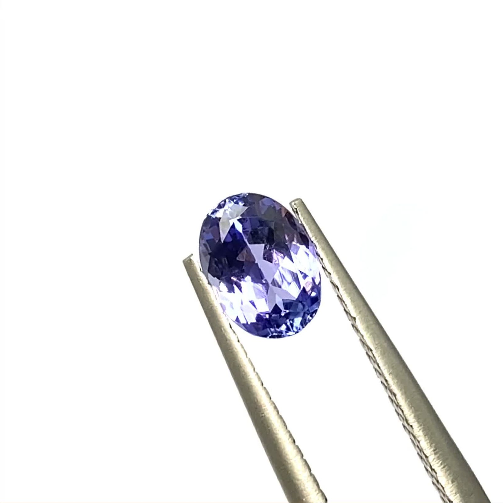 タンザナイト(宝石名タンザナイト)タンザニア産 識別済 0.84ct / 6.8