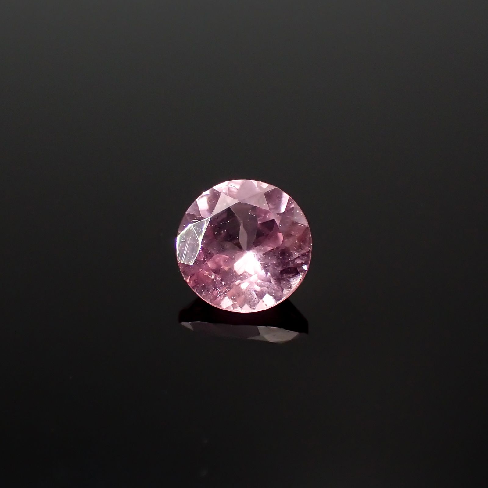 シルキーピンクスピネル タンザニア産 0.47ct[231224950]4.9x4.9mm前後