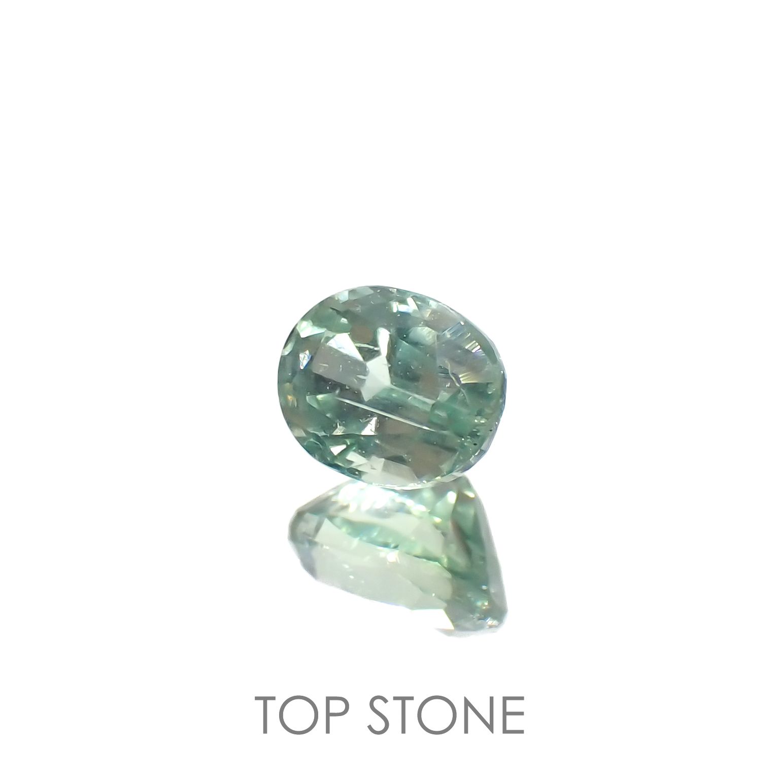 グリーンカイヤナイト(宝石名カイヤナイト)タンザニア産 0.27ct 識別済[220616674]4x3.1mm前後