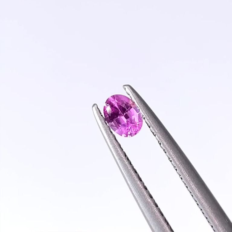 ネオンピンクサファイア スリランカ産 0.17ct[230421528]3.8x2.7mm前後 