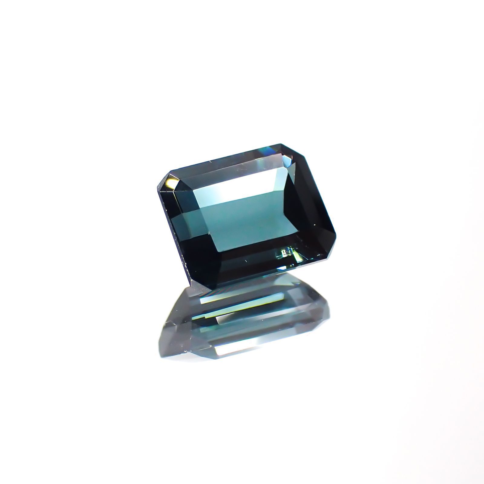 ブルートルマリン(宝石名ブルー・トルマリン) ナイジェリア/ブラジル産 1.283ct ソ付(彩珠)[211013591]7×5.7mm前後