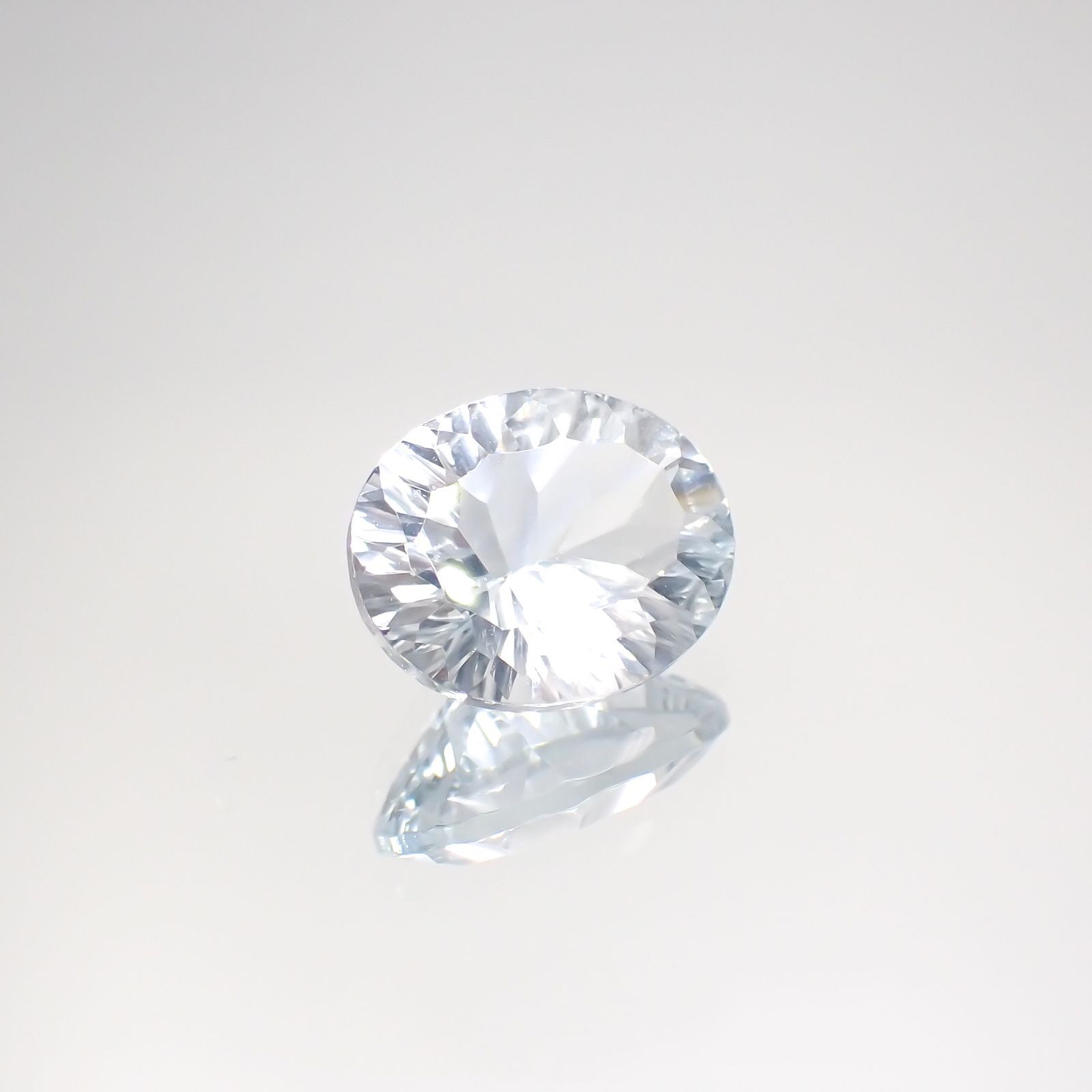 ◇コンケーブカット◇アクアマリン(宝石名アクアマリン) アフリカ産 2.91ct 識別済[211013552]11.2×9mm前後