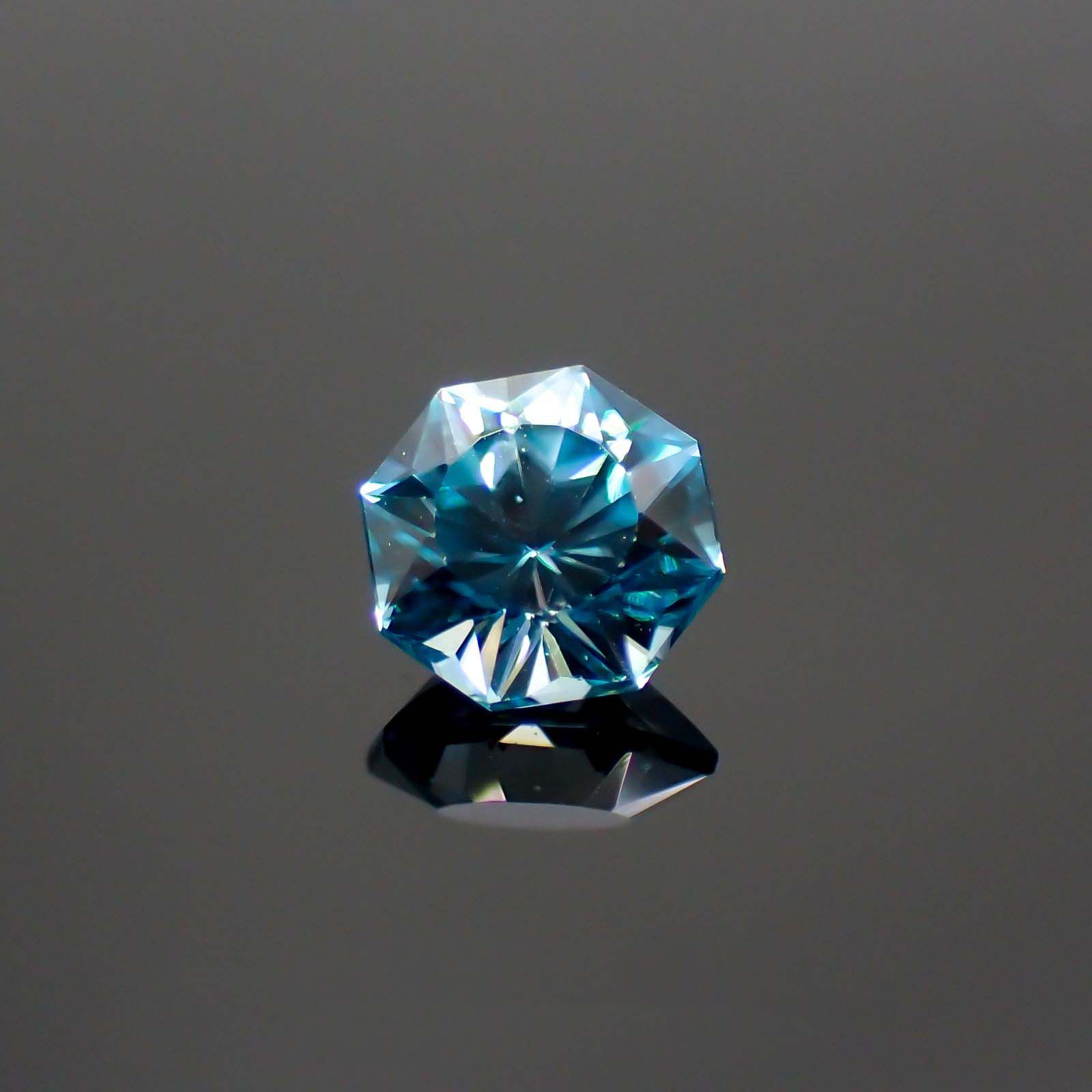 ◇オクタゴンカット◇ブルージルコン(宝石名ジルコン)カンボジア産 0.76ct 識別済[220113997]5x4.9mm前後