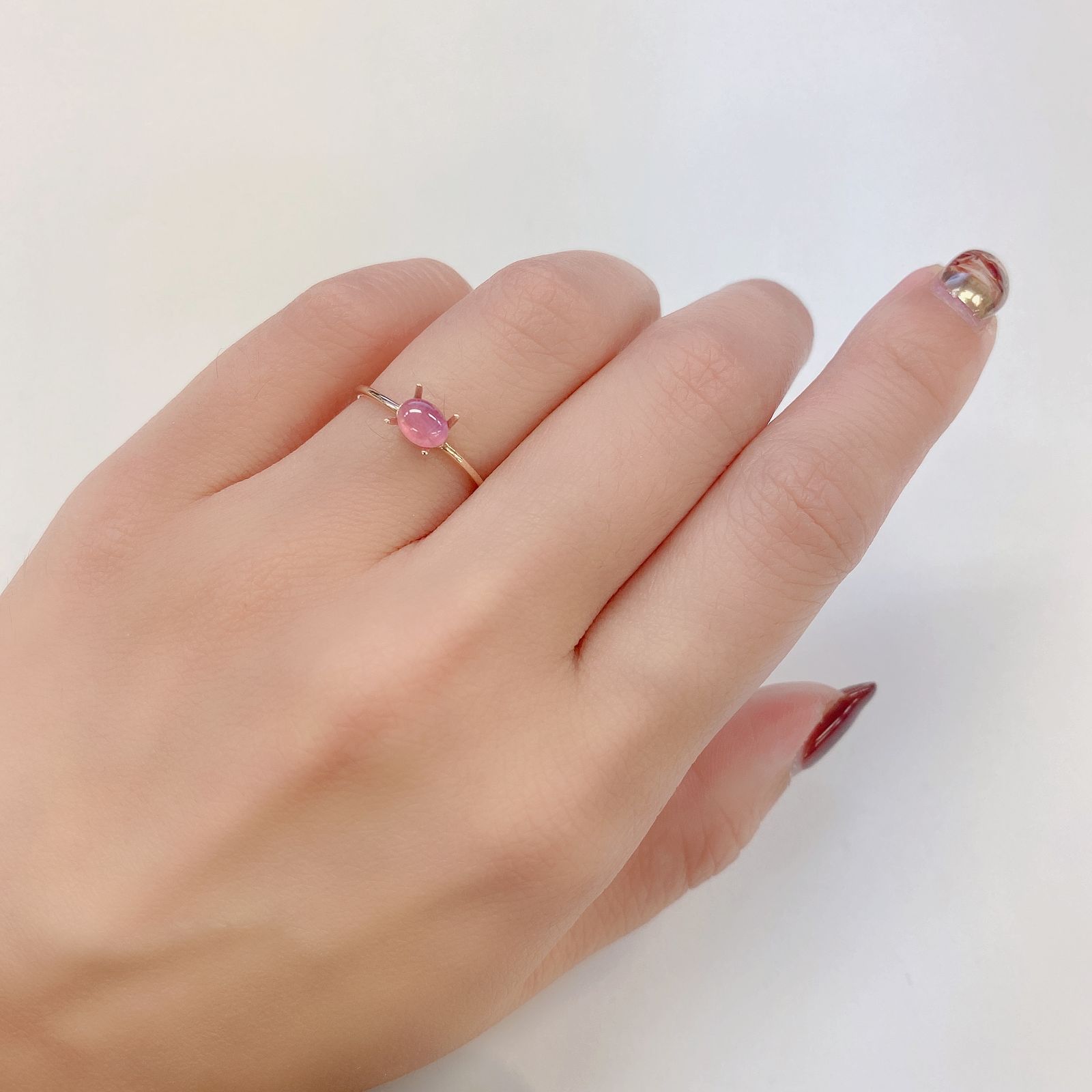 ペツォッタイトキャッツアイ(ラズベリル)(宝石名ペツォッタイト・キャッツアイ) マダガスカル産 0.461ct ソ付(彩珠)[210811971]5.1×4.1mm前後