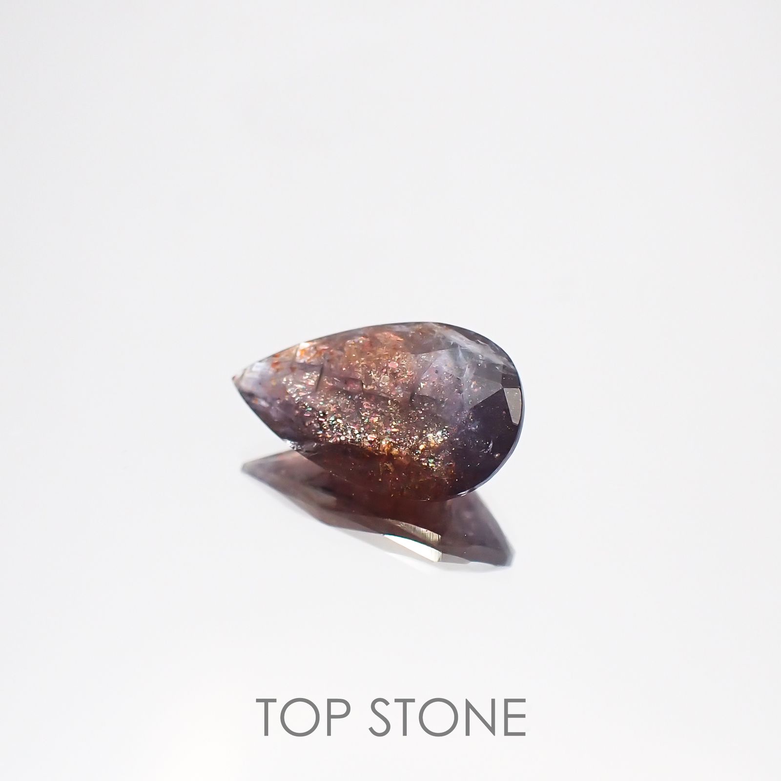 ブラッドショットアイオライト インド産 ルース 1.73ct[210611109]12.2×7.1mm前後