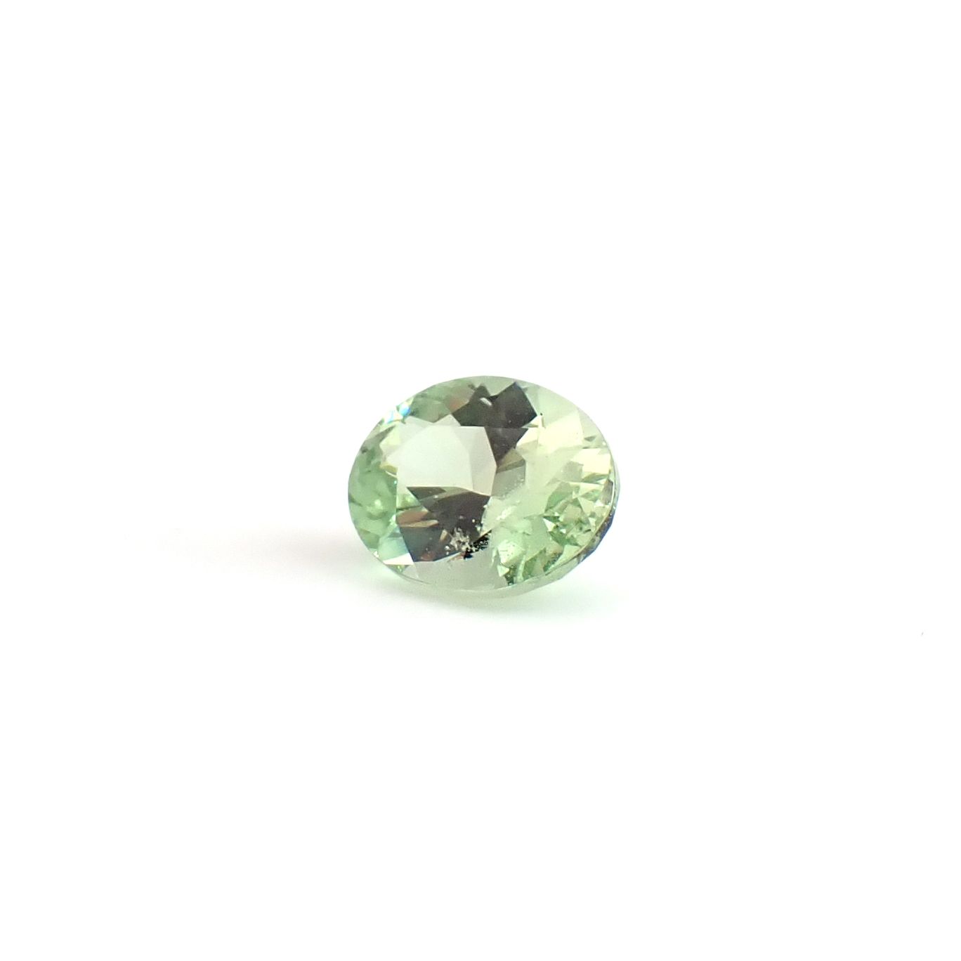 ミントガーネット タンザニア産 0.75ct / 6.5x4.8mm前後 [260932680]