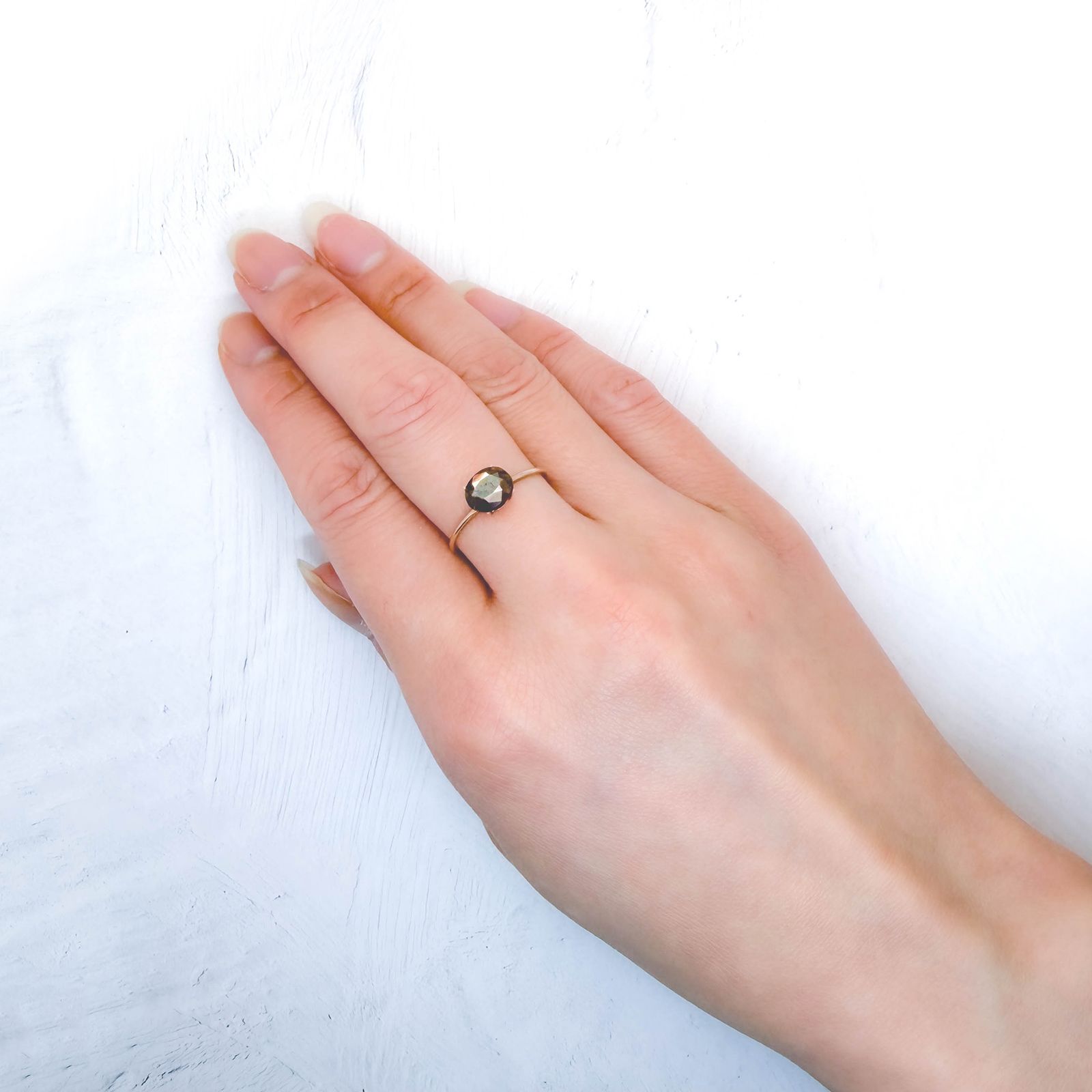 レインボーガーネット 日本・奈良県産 1.62ct / 7.4x6.3mm前後 [260432088]