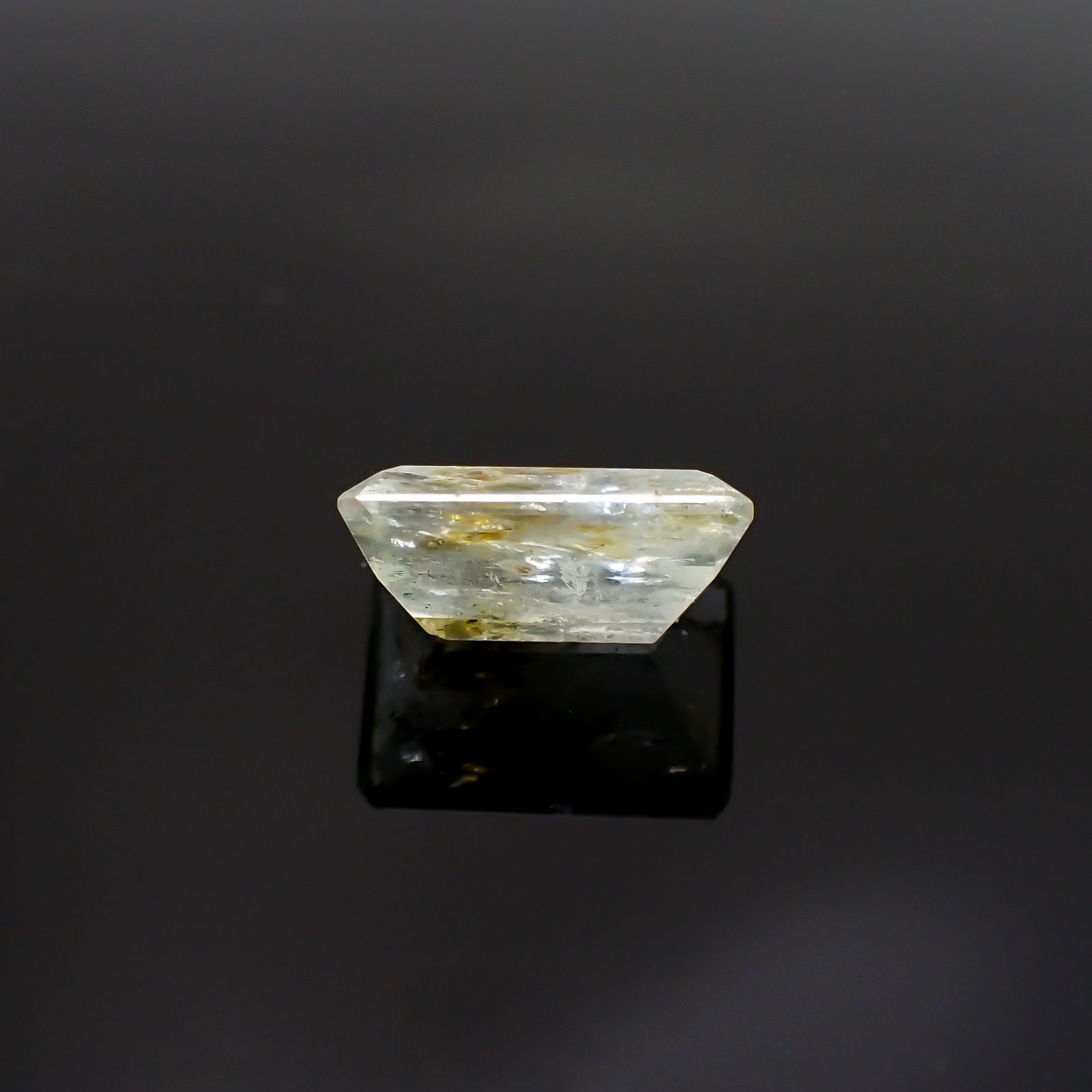 オーロラアクアマリン ブラジル産 6.39ct[220114409]13.9x9.9mm前後