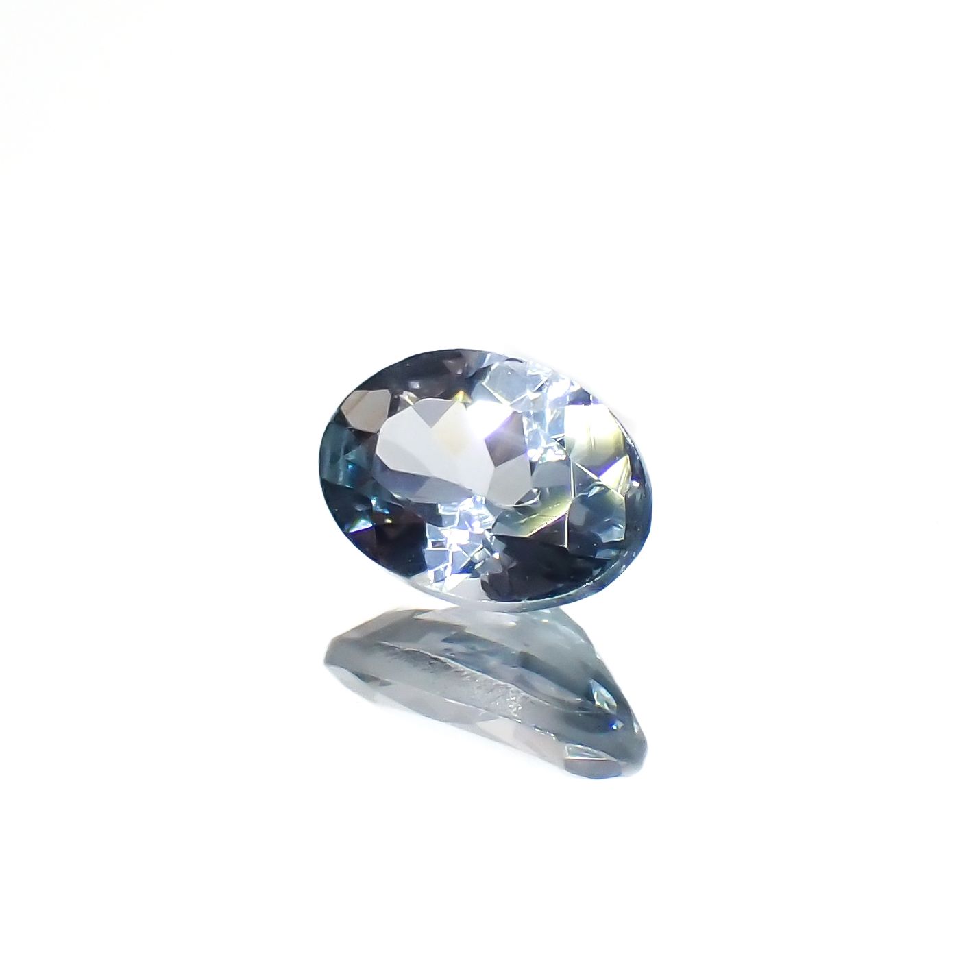 グレースピネル タンザニア産 0.59ct[230421544]6.1x4.2mm前後